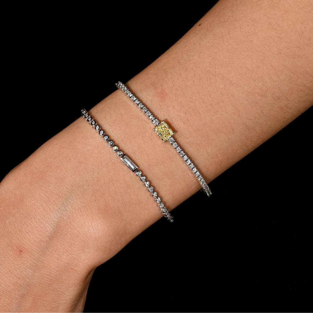 De las mujeres GIA Cert. Pulsera de tenis de 18 quilates con centro de diamante amarillo de 2,65 quilates en venta