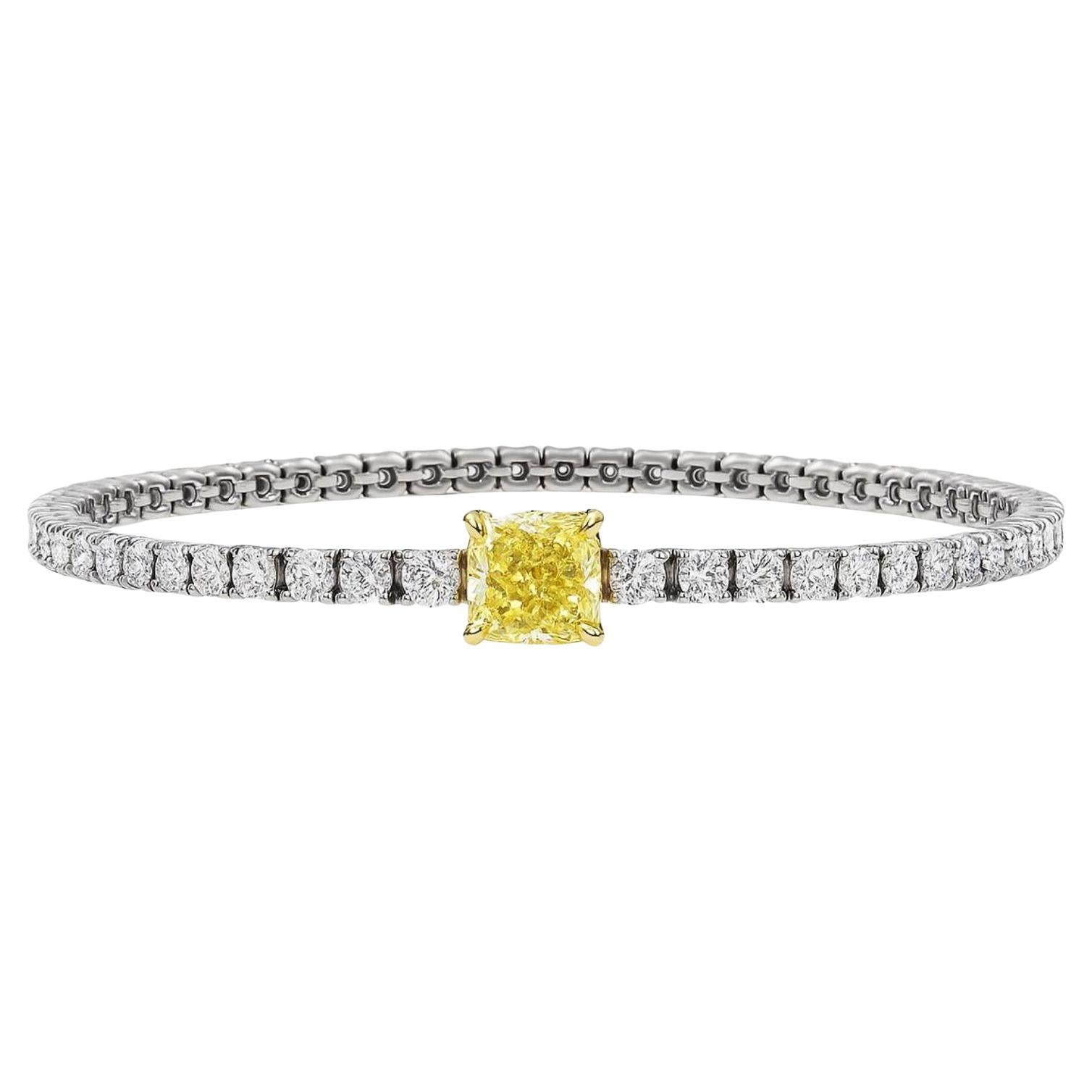 GIA Cert. Pulsera de tenis de 18 quilates con centro de diamante amarillo de 2,65 quilates en venta