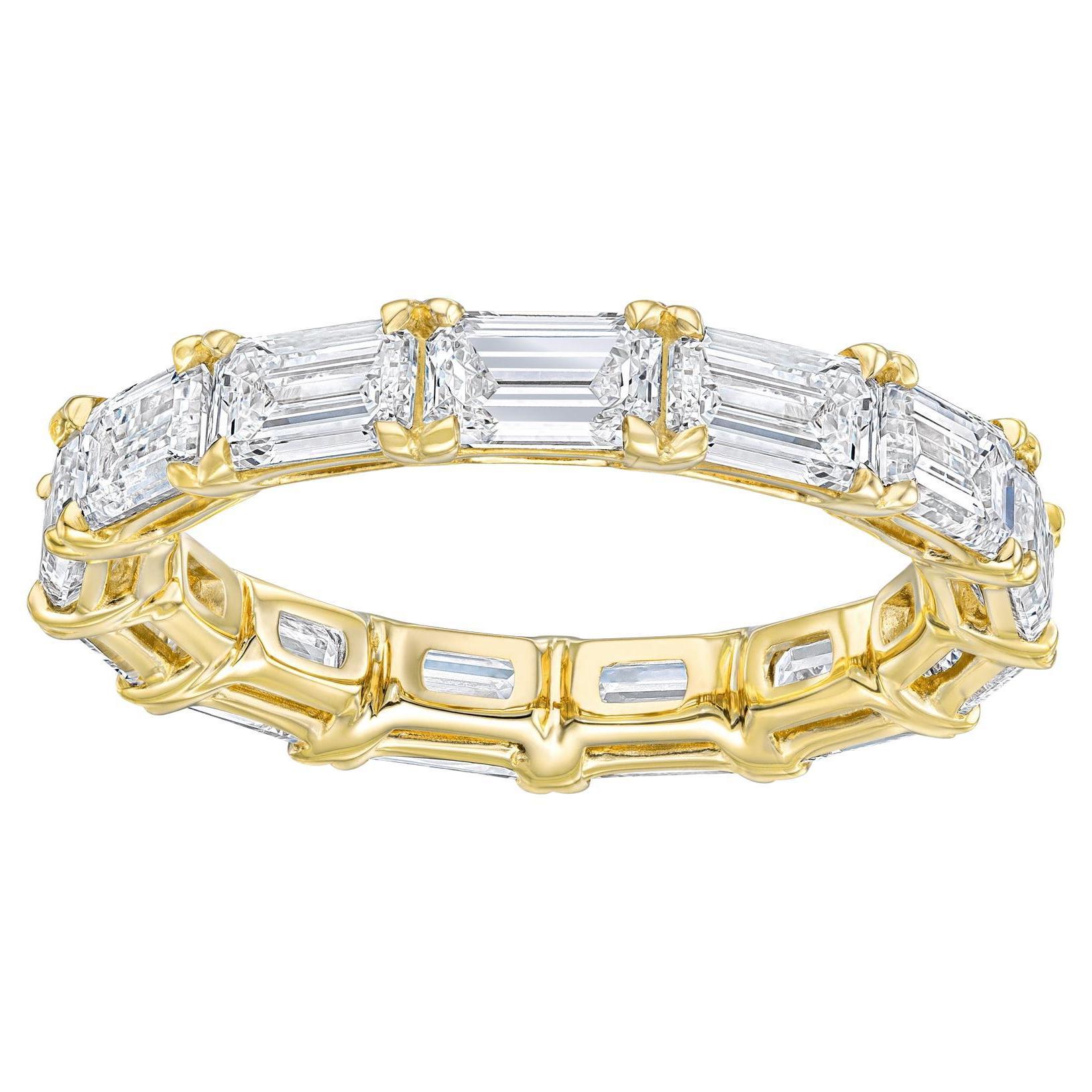 in vendita:  GIA Certified 5.20Ct Emerald Cut 18K Yellow East-West Eternity Wedding Band
