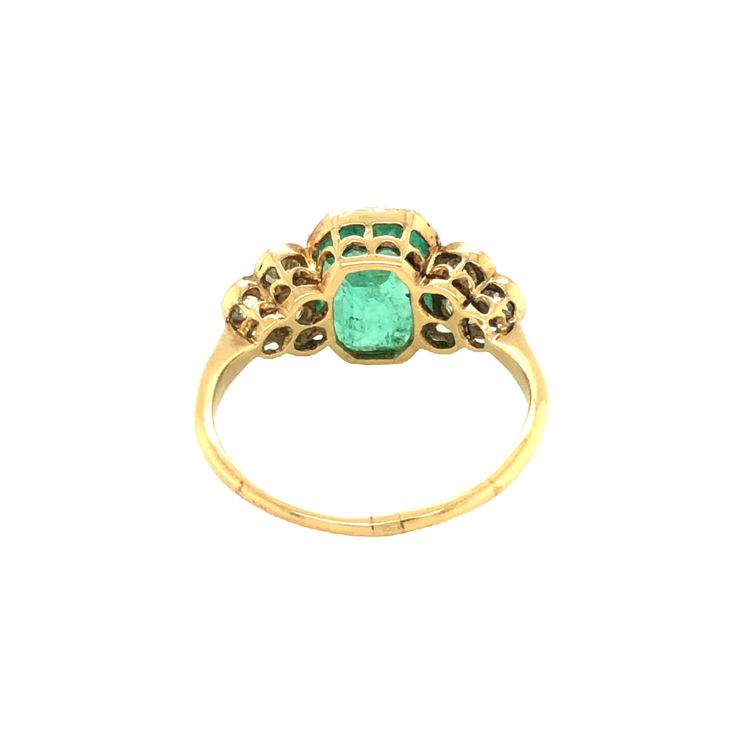 GIA-zertifizierter Art-Dco-Ring mit Smaragd und Diamant aus 18 Karat Gelbgold (Smaragdschliff) im Angebot
