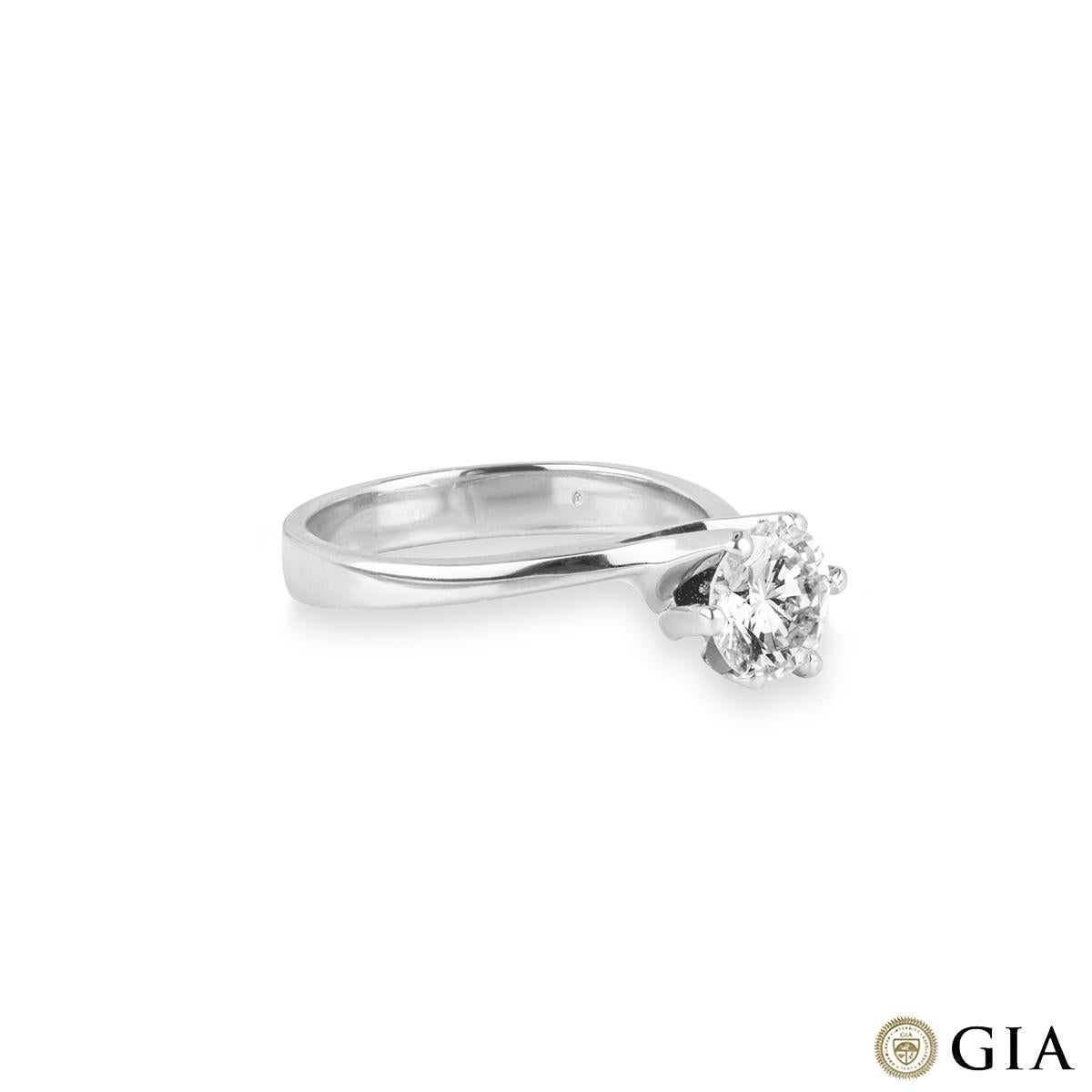 GIA Cert White Gold Round Brilliant Cut Diamond Engagement Ring 1.07ct J/SI1 In Excellent Condition For Sale In London, GB