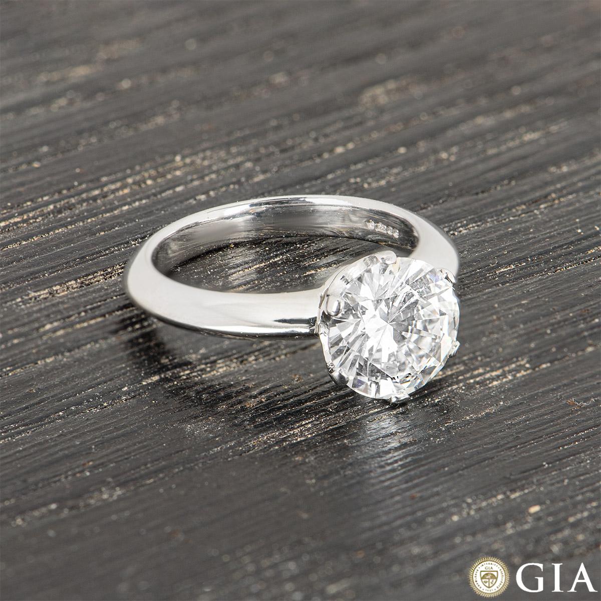 GIA Certed Platinum Round Brilliant Cut Diamond Ring 2.01ct G/SI2 For Sale 2