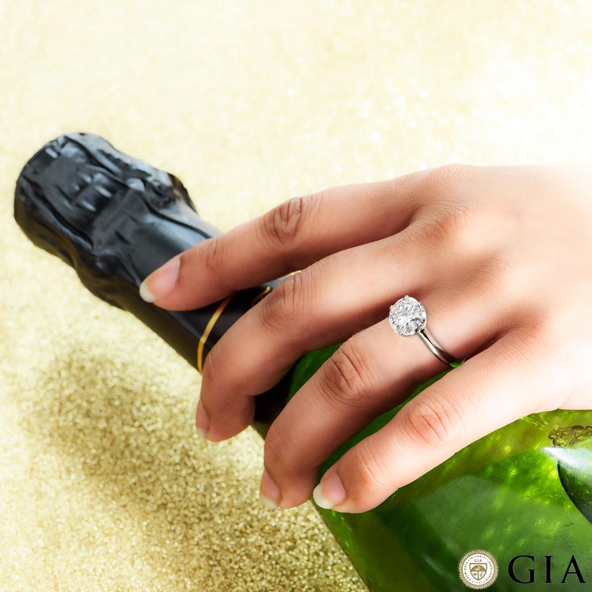 GIA Certed Platinum Round Brilliant Cut Diamond Ring 2.01ct G/SI2 For Sale 3