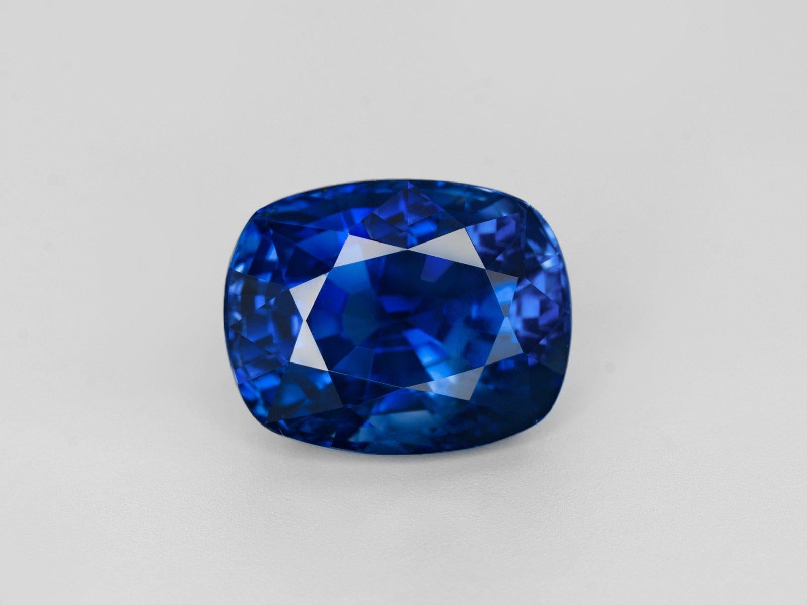 Presenting a rare marvel from the heart of the Himalayas: the Kashmir Sapphire from India.

Discovered in 1881 in the Zanskar range of the Himalayan mountains, Kashmir Sapphires are legendary for their unparalleled beauty and scarcity. Characterized