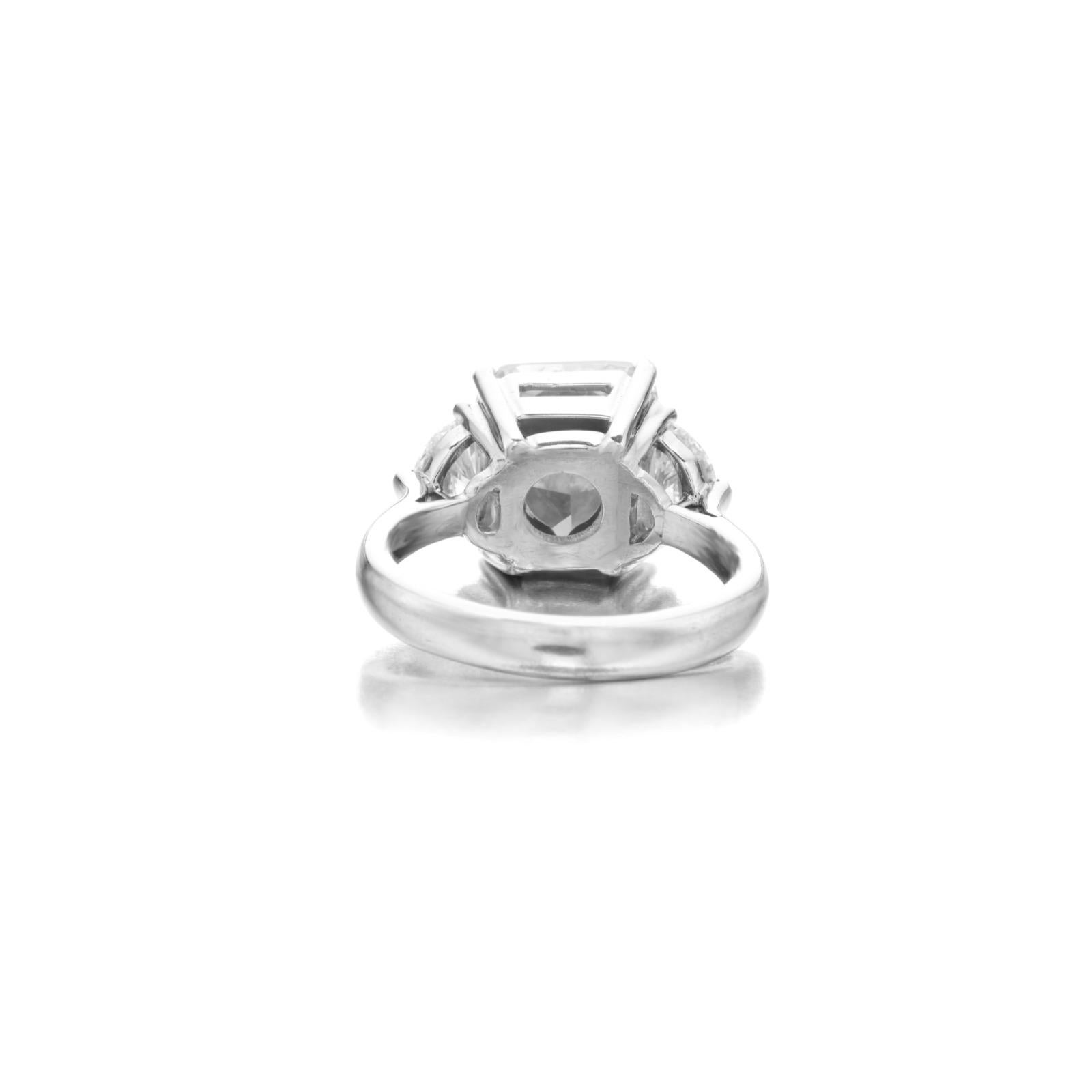 Bague de fiançailles exquise en diamant carré de 4 carats à taille rayonnante - certifiée GIA

Laissez-vous séduire par l'élégance intemporelle de cette époustouflante bague de fiançailles en platine luxueux, certifiée GIA et ornée d'un diamant