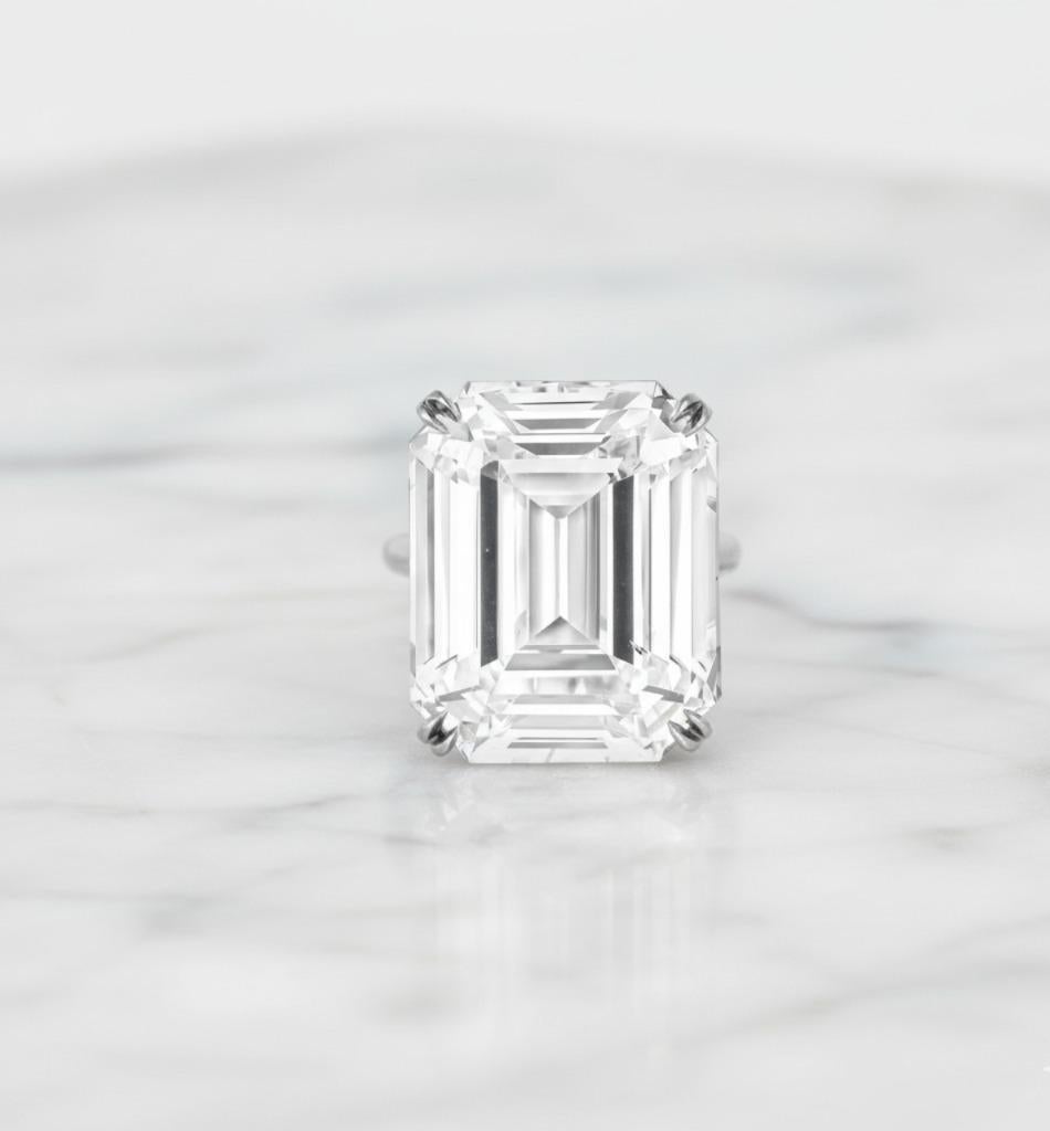 GIA-zertifizierter 52,55 Karat natürlicher Diamant im Smaragd-Schliff, gefasst in Platin im Zustand „Neu“ im Angebot in Chicago, IL