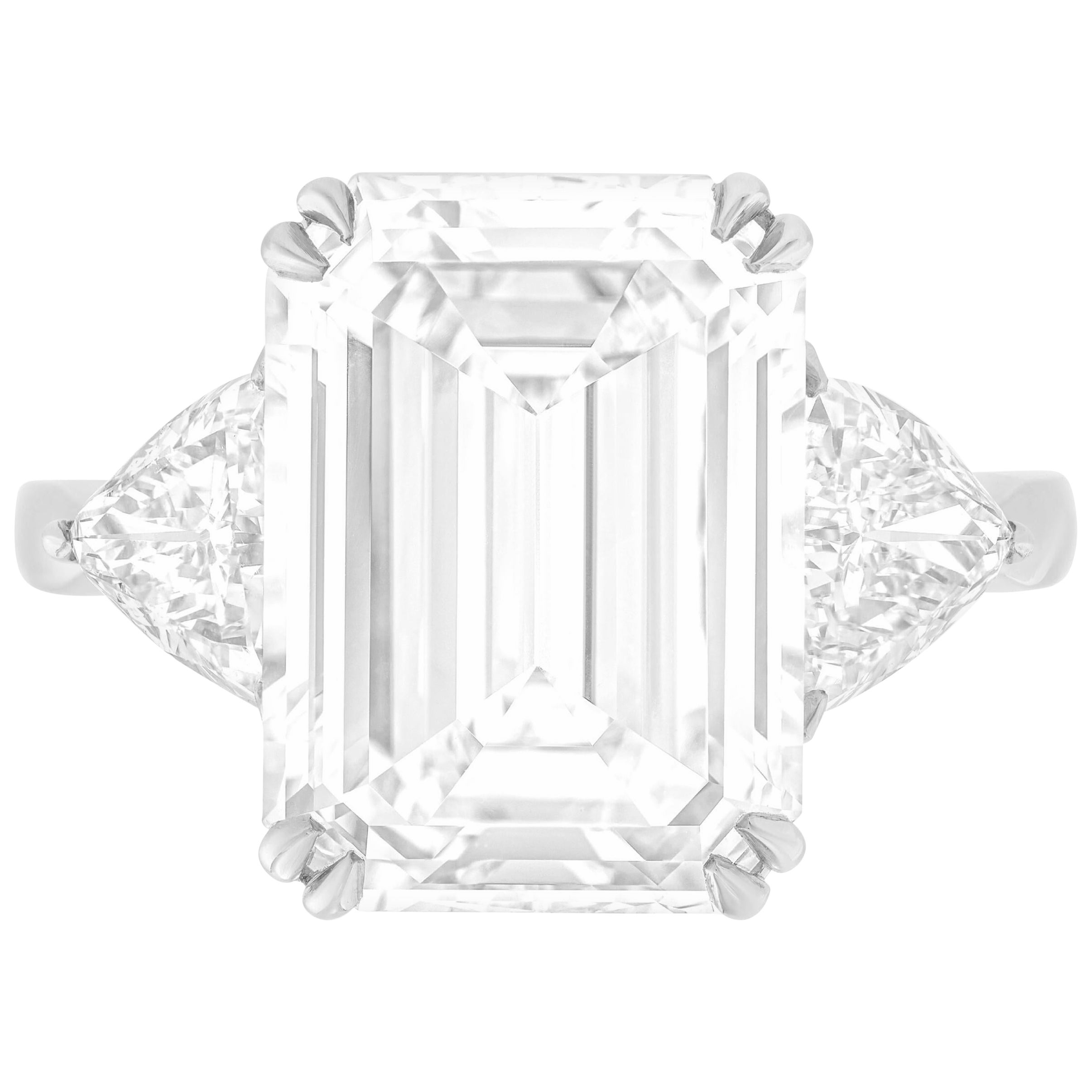 GIA Certifed Elegant 5.01 Carat Emerald-Cut Diamond Ring For Sale