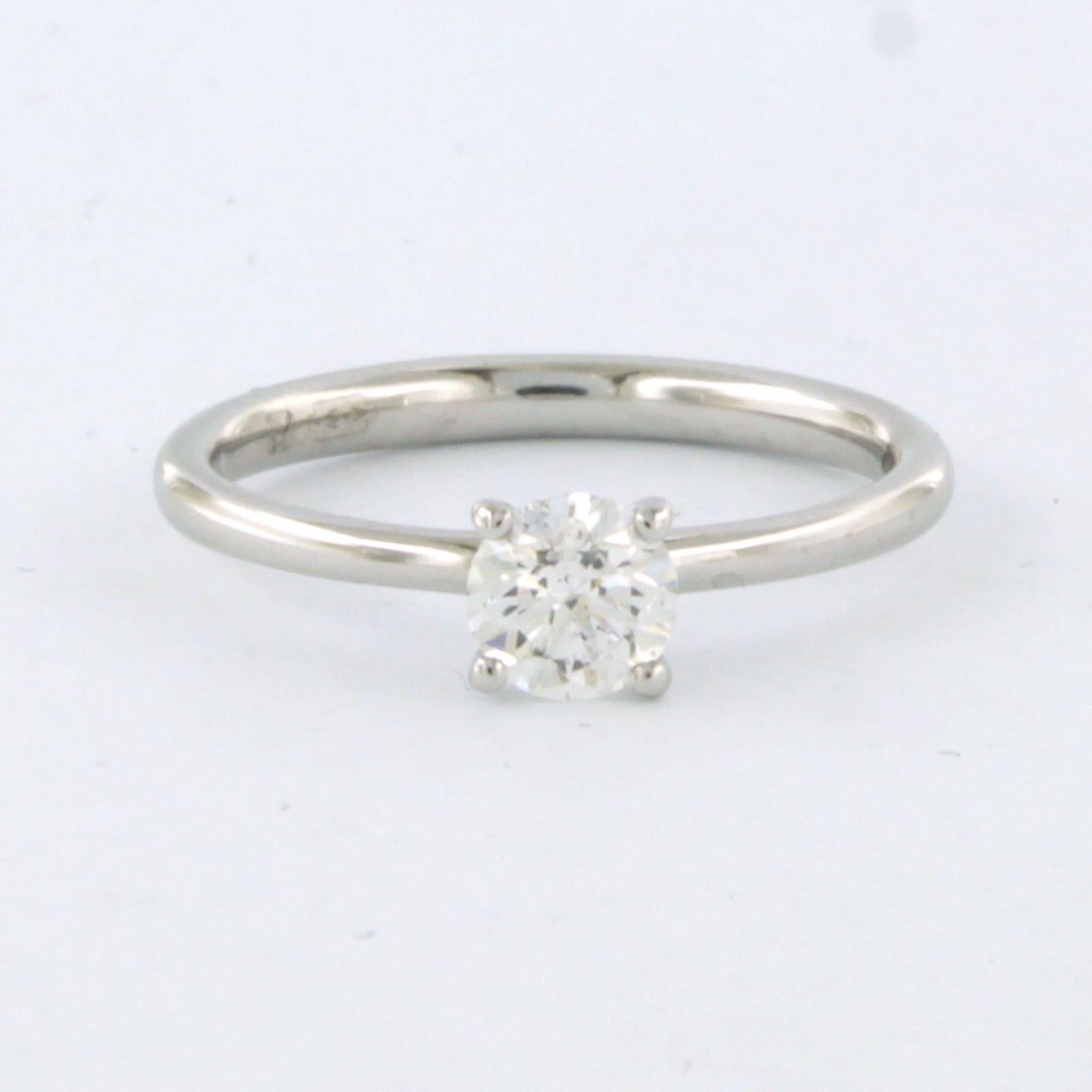 GIA certificate. - 18k gold solitaire ring with brilliant cut diamond up to . 0.52ct - E SI2 - ring size U.S. 6.5 - EU. 17(53)

detailed description:

the top of the ring is 5.1 mm wide by 5.4 mm high

weight 2.5 grams

ring size US 6.5 - EU.