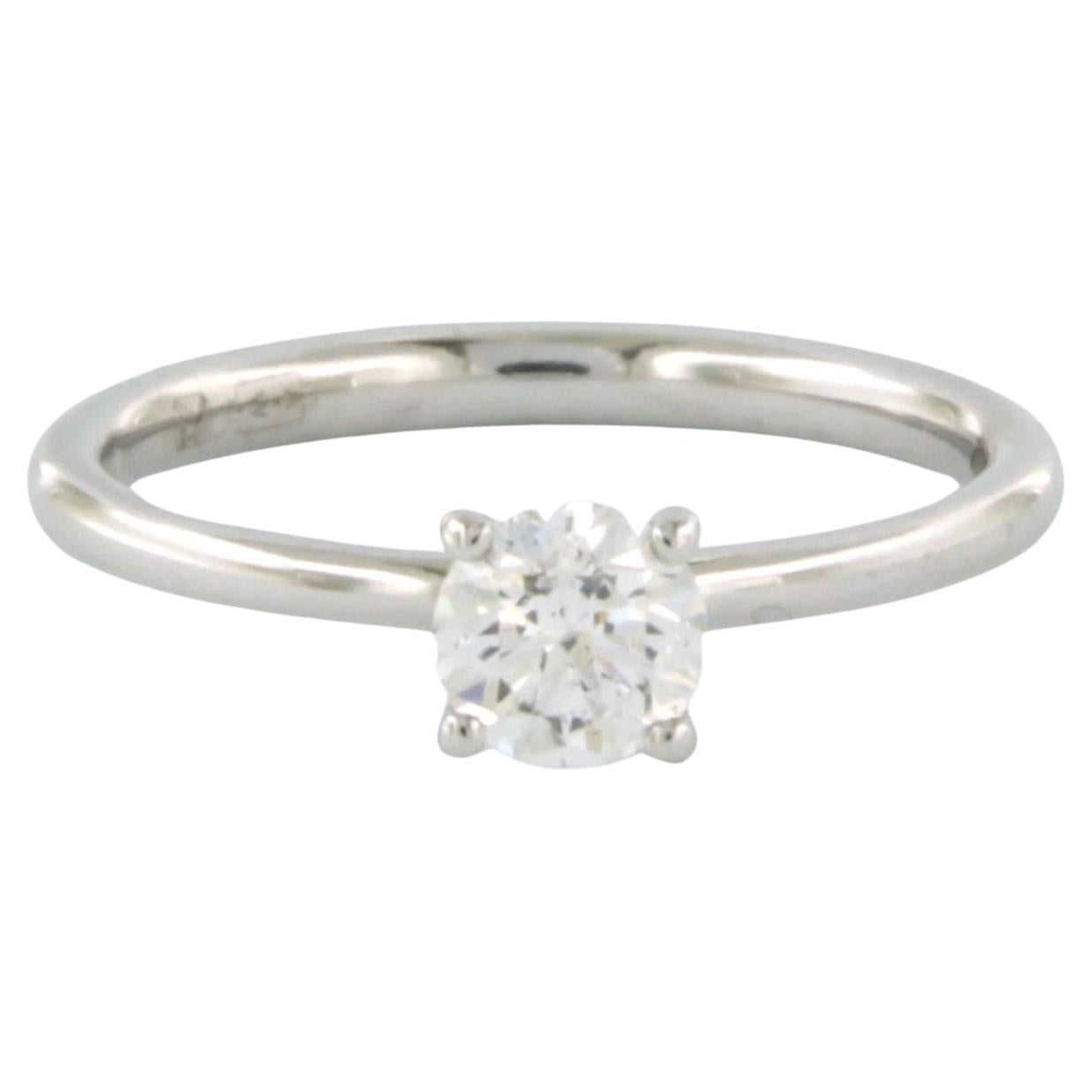 GIA certificate. - 18k gold solitaire ring with diamond For Sale