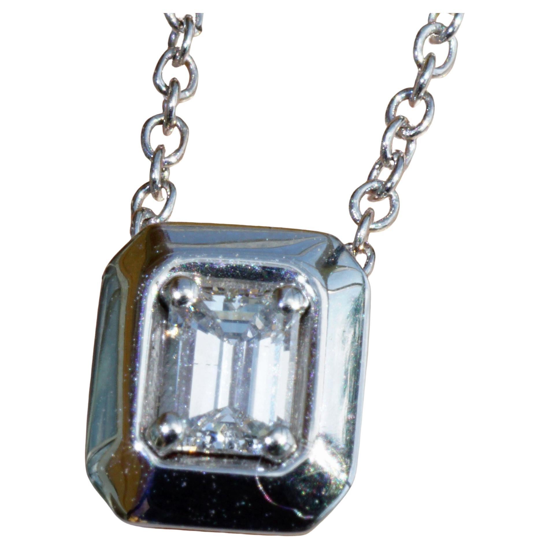  GIA Certificate Diamond Emeraldcut Necklace 0.30 ct River E VVS  For Sale