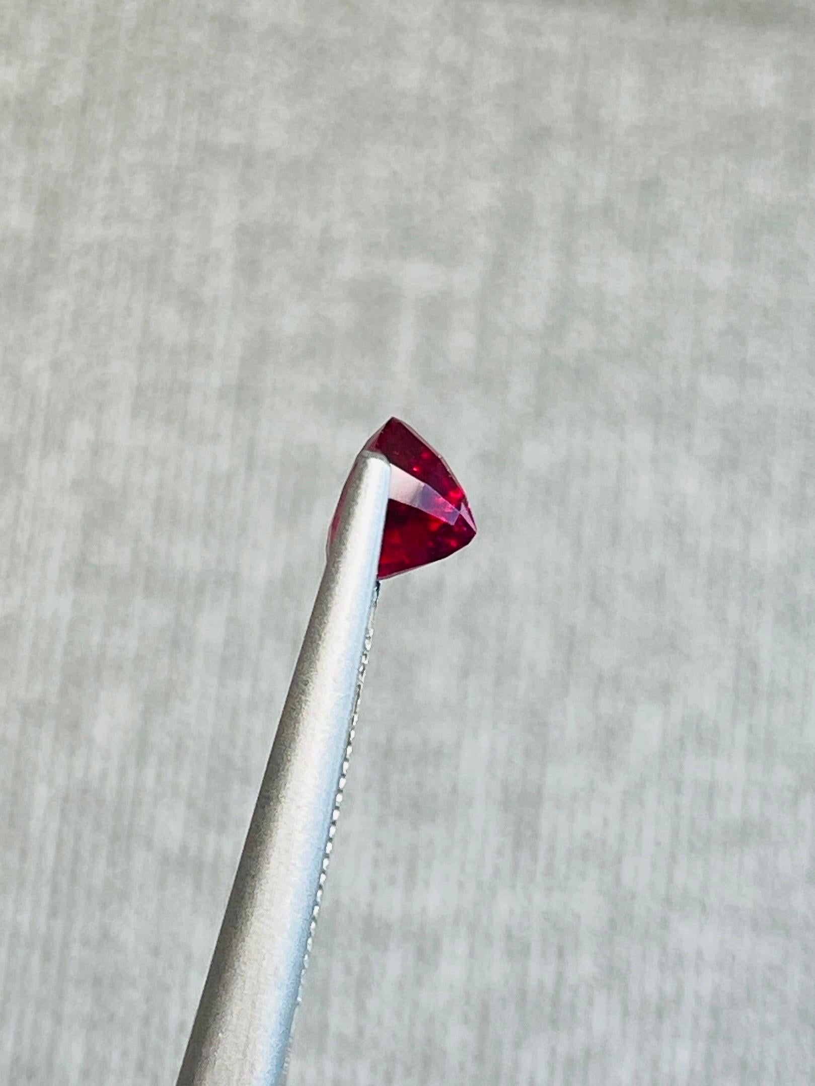 GIA certificate Unheated Burma Ruby Pigeon Blood deep red color 0.89ct  In New Condition In bangkok, TH