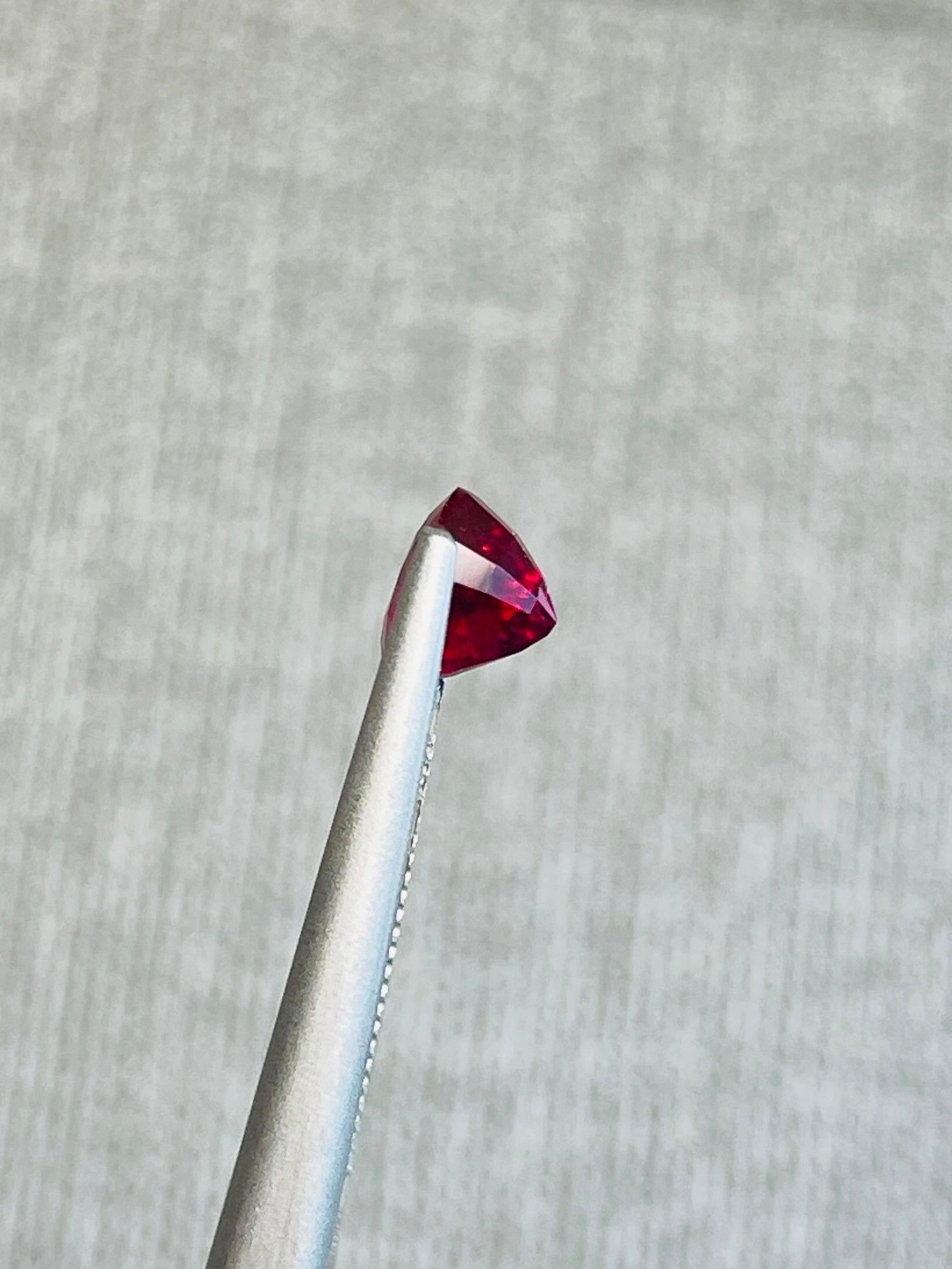 GIA-Zertifikat Unerhitzter Burma-Rubin Pigeon Blood tiefrote Farbe 0.89ct 1