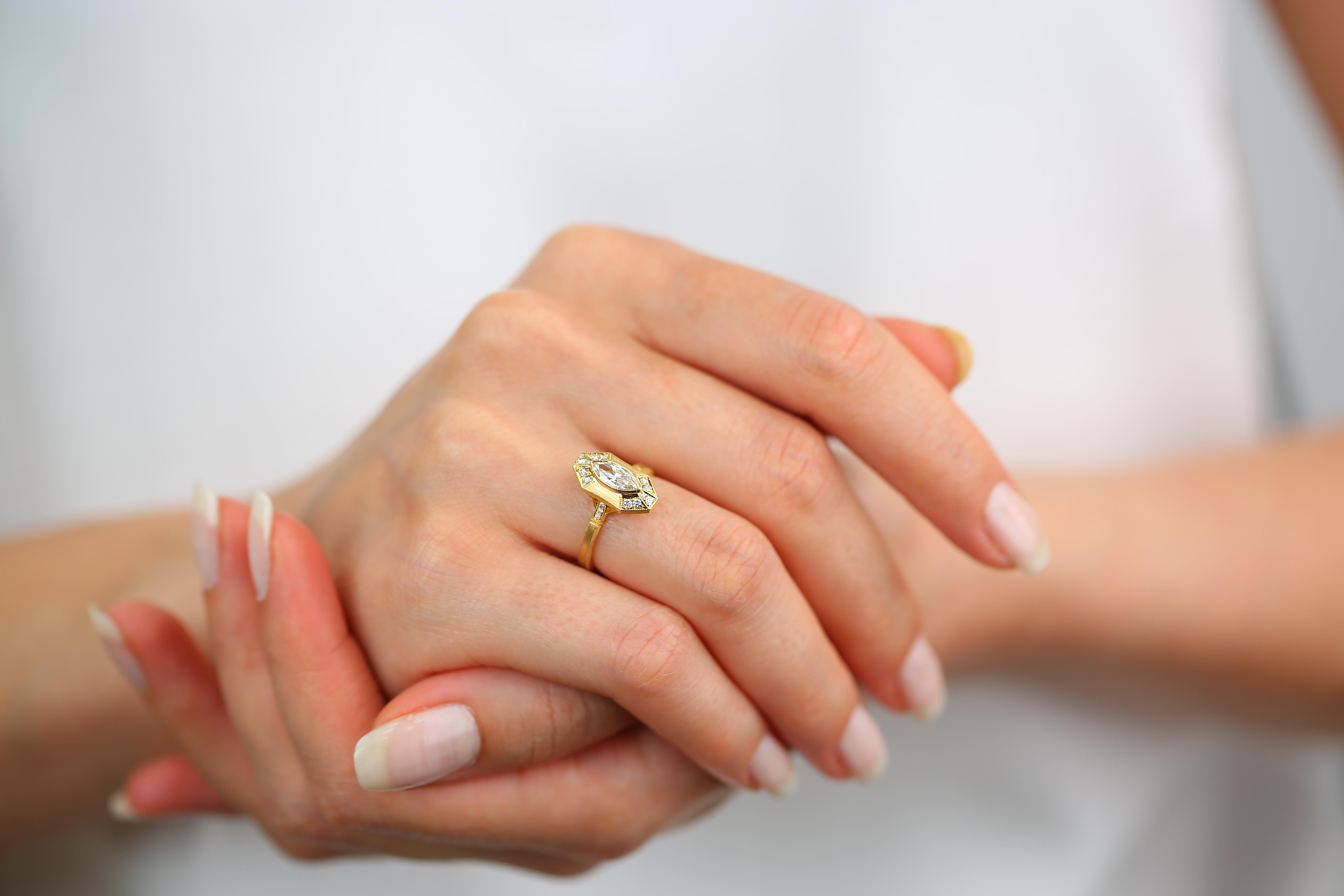 Anillo estilo vintage con diamante talla marquesa certificado por GIA de 0,33 quilates 4