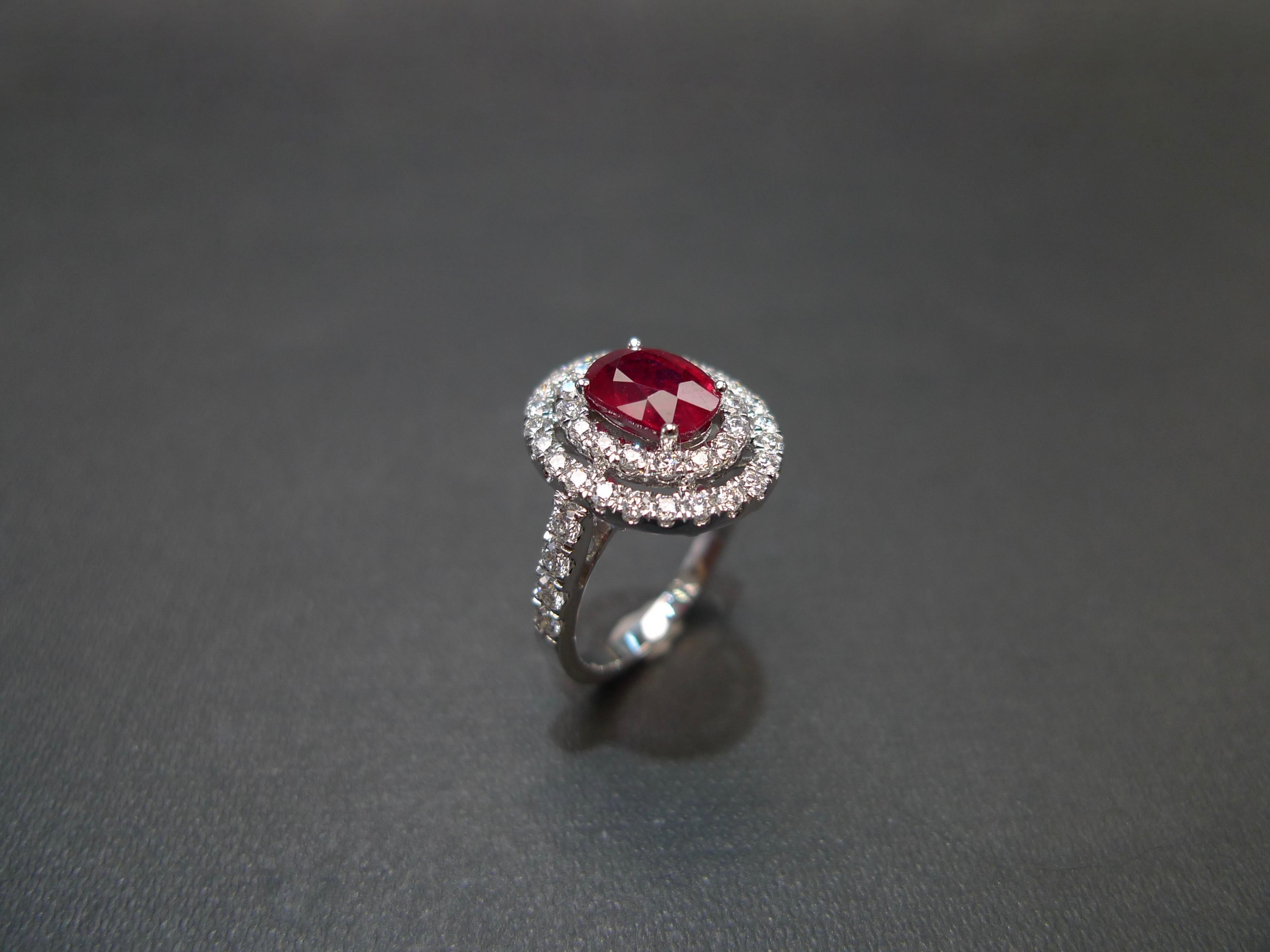 GIA-zertifizierter 2,03 Karat Rubin-Ring mit lebhaftem rotem Taubenblut Burma und Diamant im Angebot 2