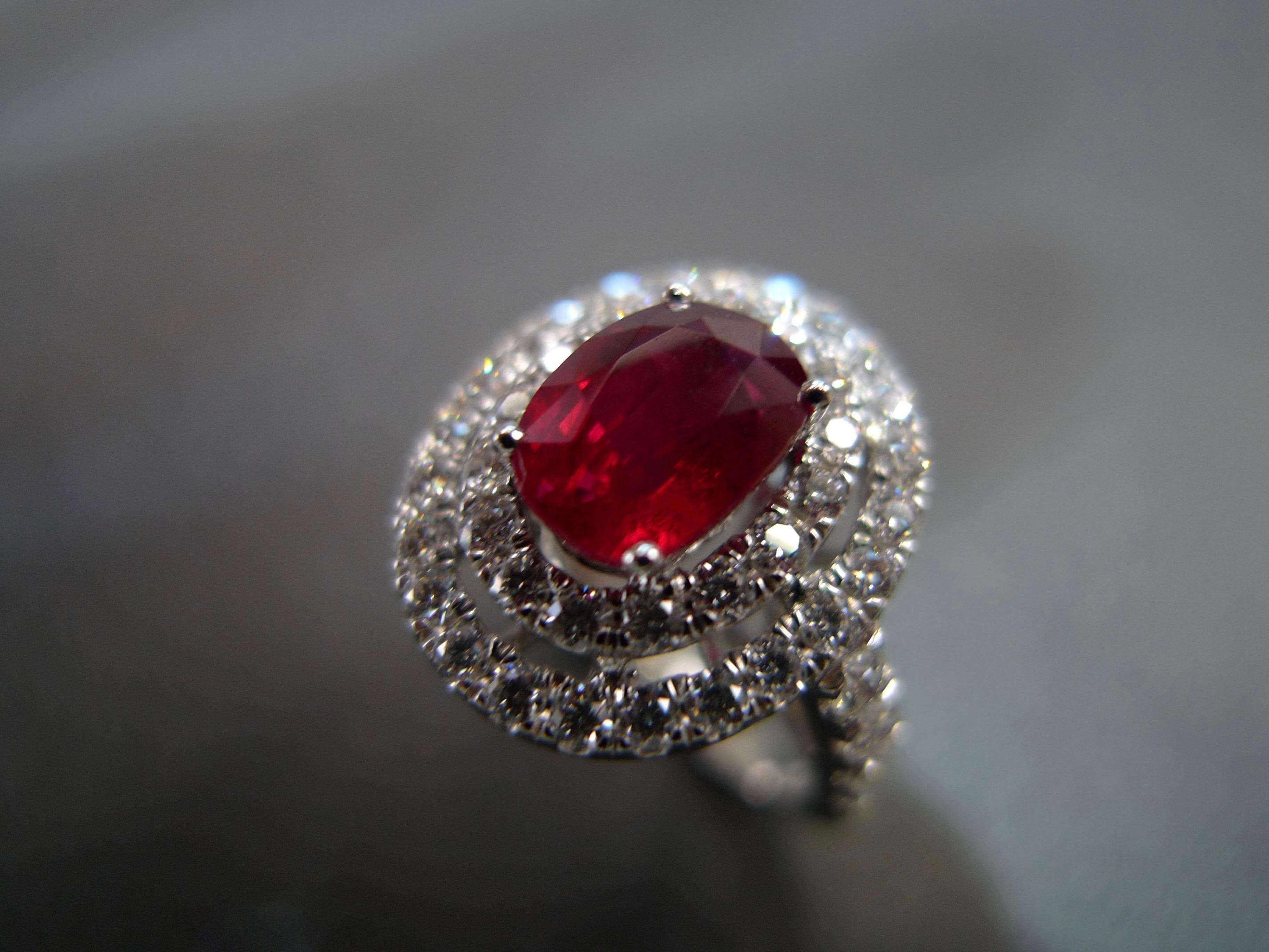GIA-zertifizierter 2,03 Karat Rubin-Ring mit lebhaftem rotem Taubenblut Burma und Diamant im Zustand „Neu“ im Angebot in Hong Kong, HK