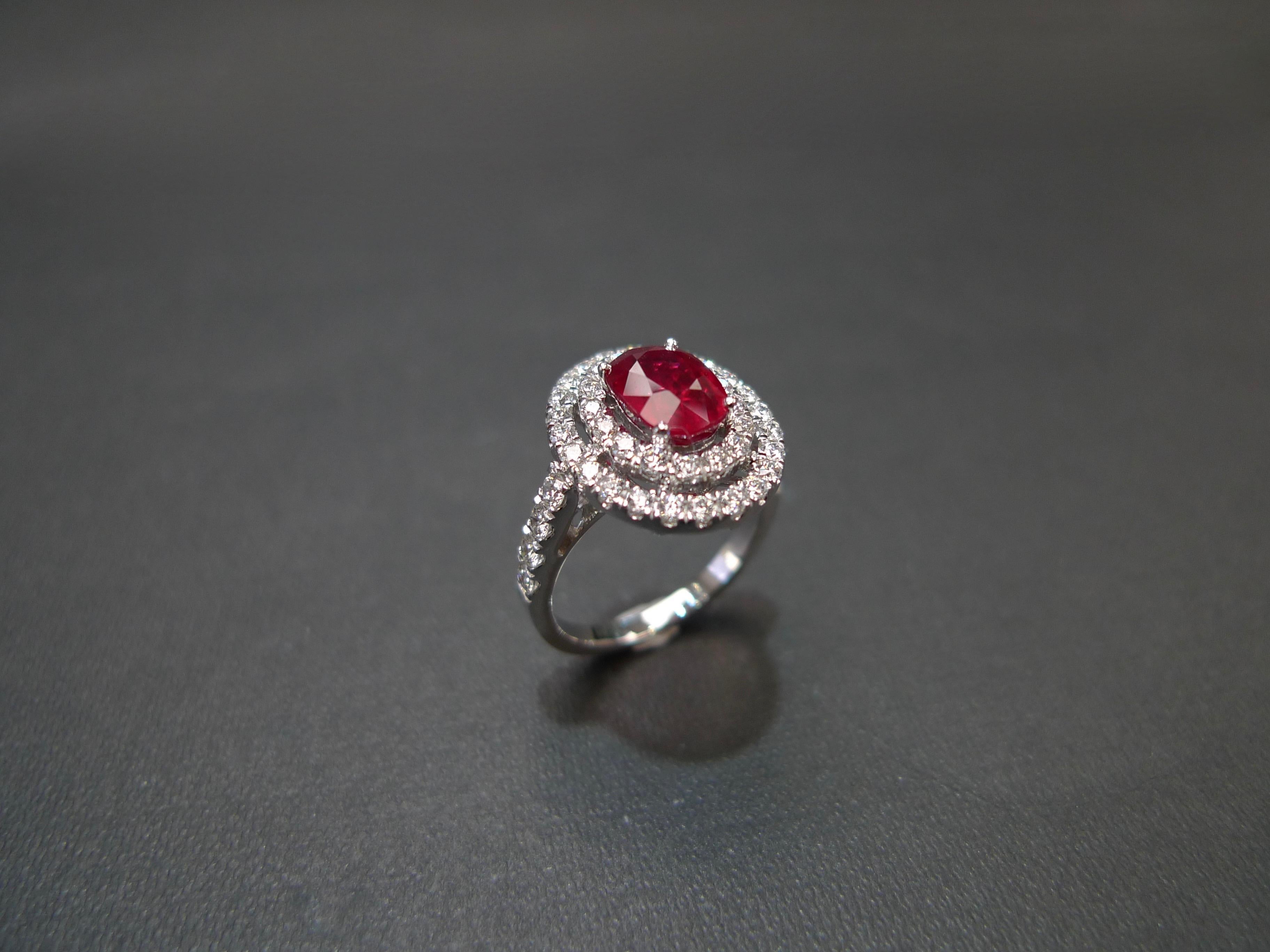 GIA-zertifizierter 2,03 Karat Rubin-Ring mit lebhaftem rotem Taubenblut Burma und Diamant im Angebot 1