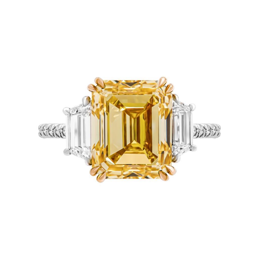 Trapezoid Cut GIA Certificated Fancy Vivid 7.01ct Emerald Cut Yellow Diamond Ring, PT950/18kt