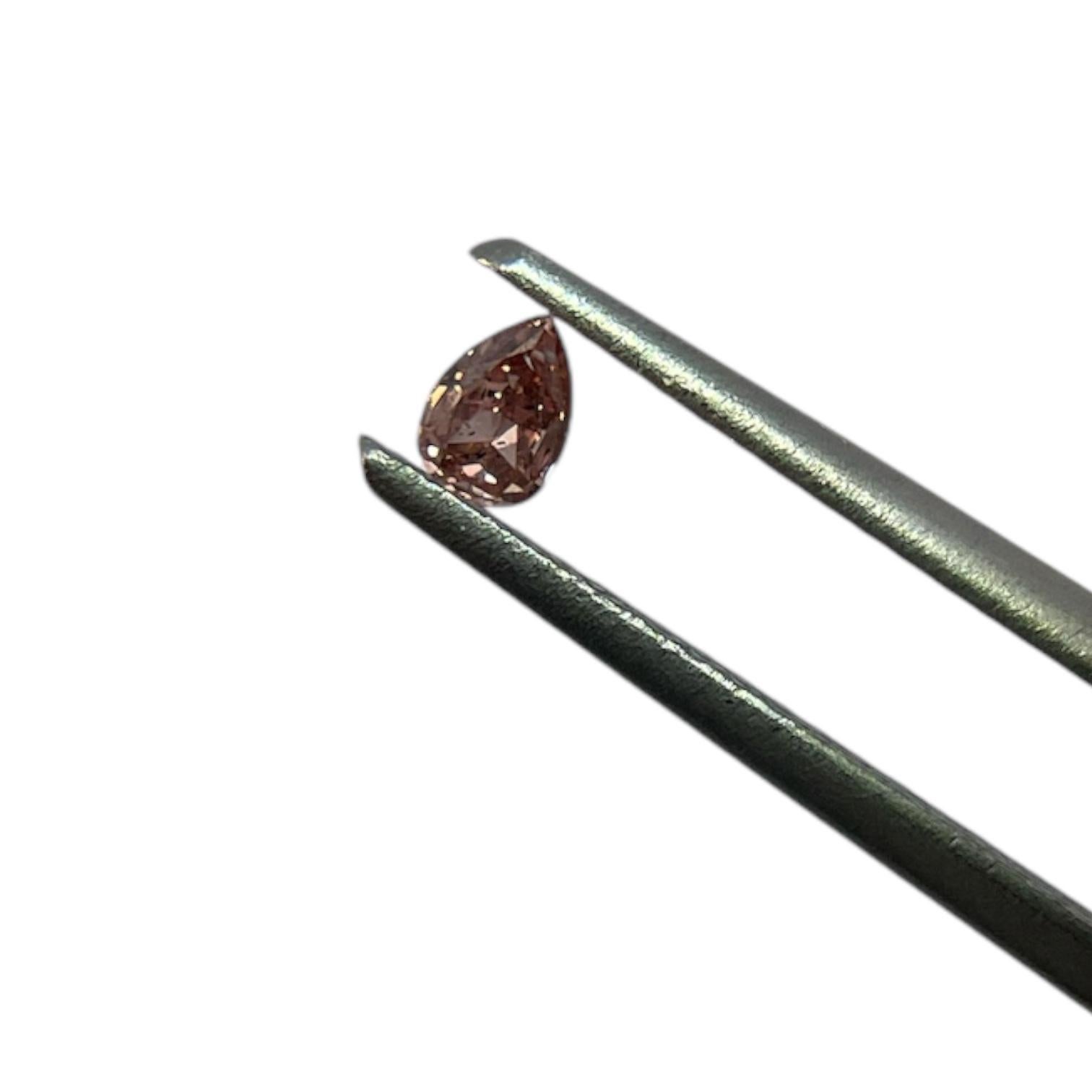 GIA-zertifizierter 0,11 Karat Fancy Orangenrosa birnenförmiger natürlicher Diamant in Birnenform im Zustand „Hervorragend“ im Angebot in New York, NY