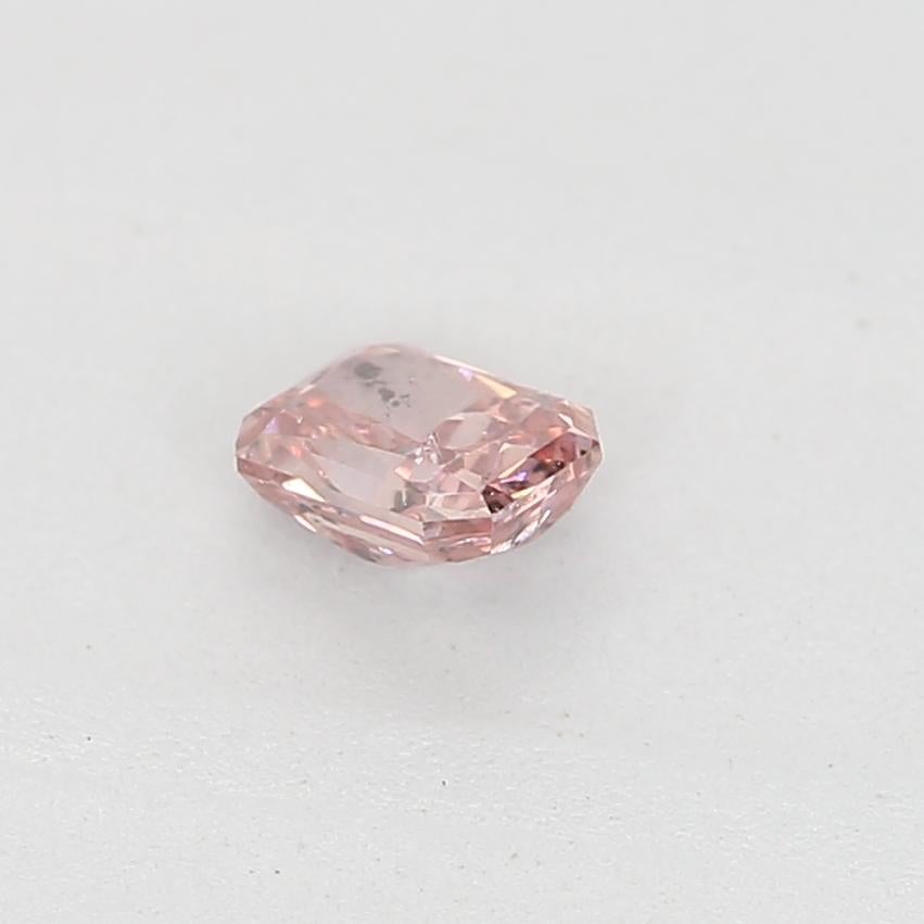 Diamante rosa intenso da 0,13 carati certificato GIA in vendita 1