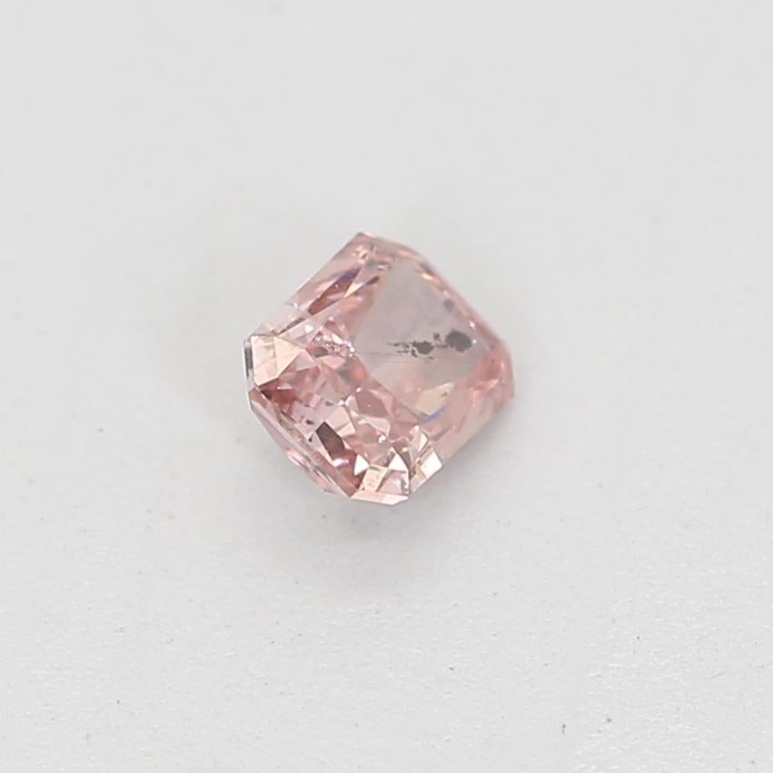 Diamante rosa intenso da 0,13 carati certificato GIA in vendita 2
