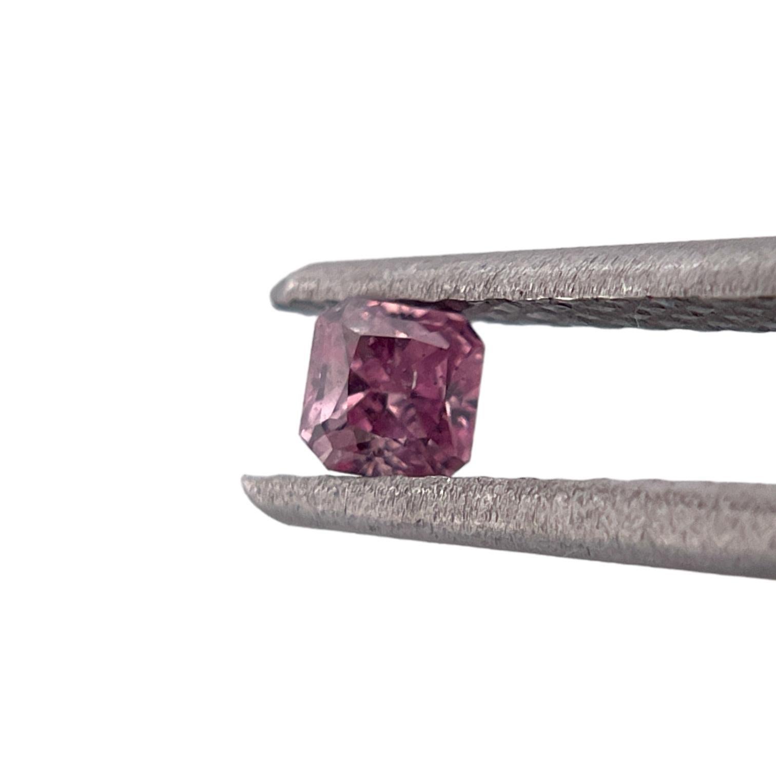 ITEM DESCRIPTION

ID #: NYC57750
Stone Shape: Radiant
Diamond Weight: 0.14Carat
Fancy Color: Intense Purple Pink
Cut:	Brilliant
Measurements: 2.94 x 2.87 x 1.98 mm
Symmetry: Excellent
Polish: Excellent
Fluorescence: None
Certifying Lab: GIA
GIA