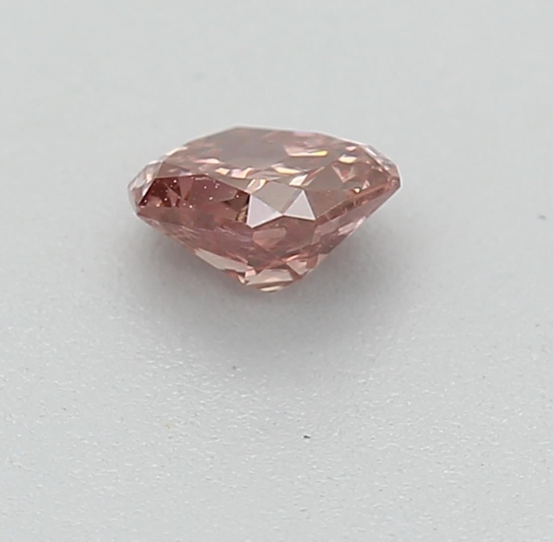 Diamante marrone rosa intenso di 0,18 carati certificato GIA In condizioni Nuovo in vendita a บางรัก, TH