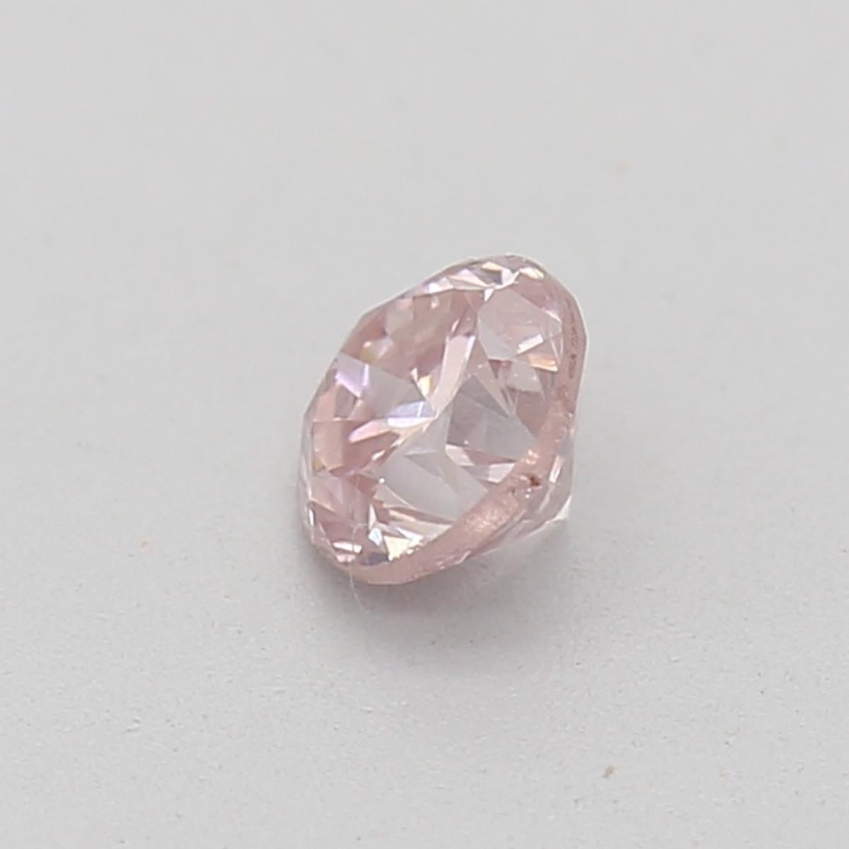 GIA Certified 0.22 Carat Fancy Pink SI2 Clarity Diamond In New Condition For Sale In บางรัก, TH