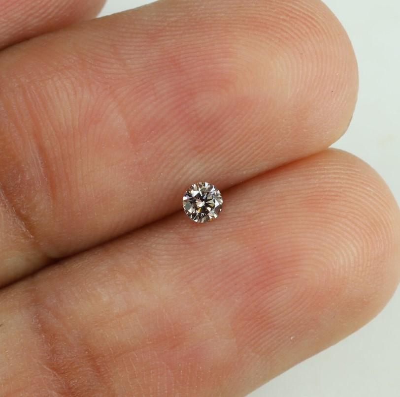Taille brillant Diamant naturel certifié GIA 0,22 TCW Round Fancy Brown Pink en vente