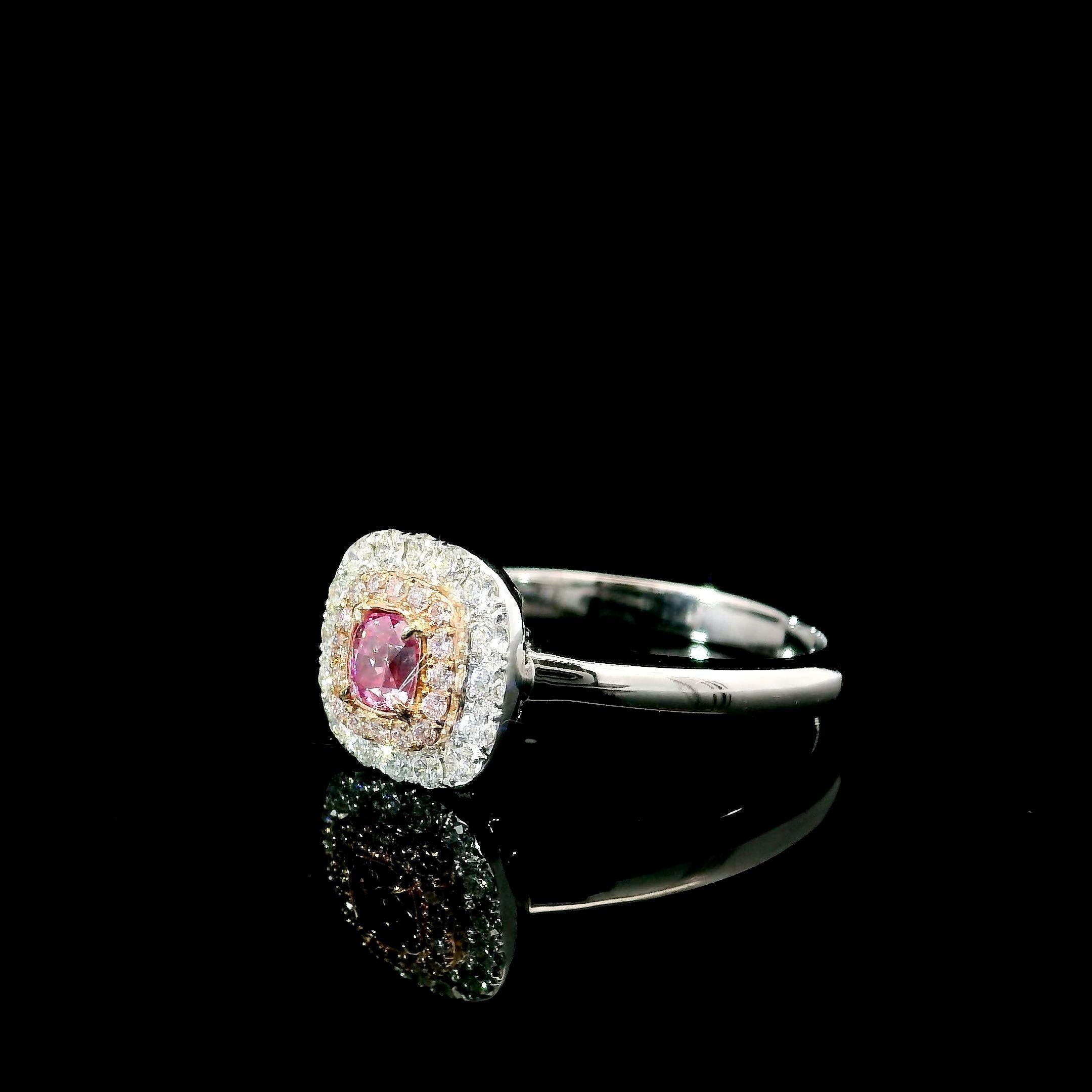 Anillo de diamantes con certificado GIA de 0,26 quilates de color rosa tenue y claridad SI1 en Nuevo estado para la venta en บางรัก, TH