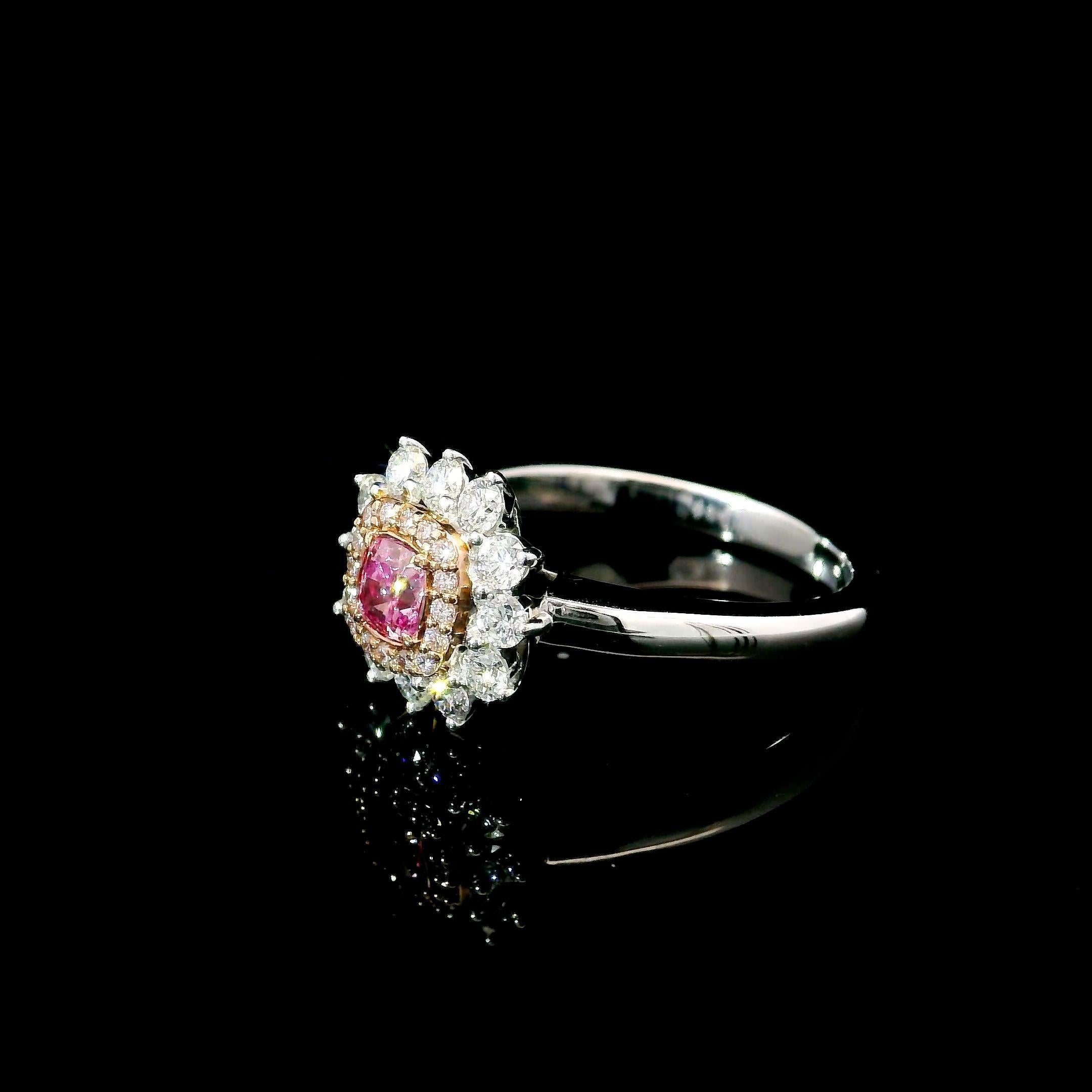 Anello con diamante certificato GIA da 0,26 carati di colore rosa tenue con purezza VS1 In condizioni Nuovo in vendita a บางรัก, TH