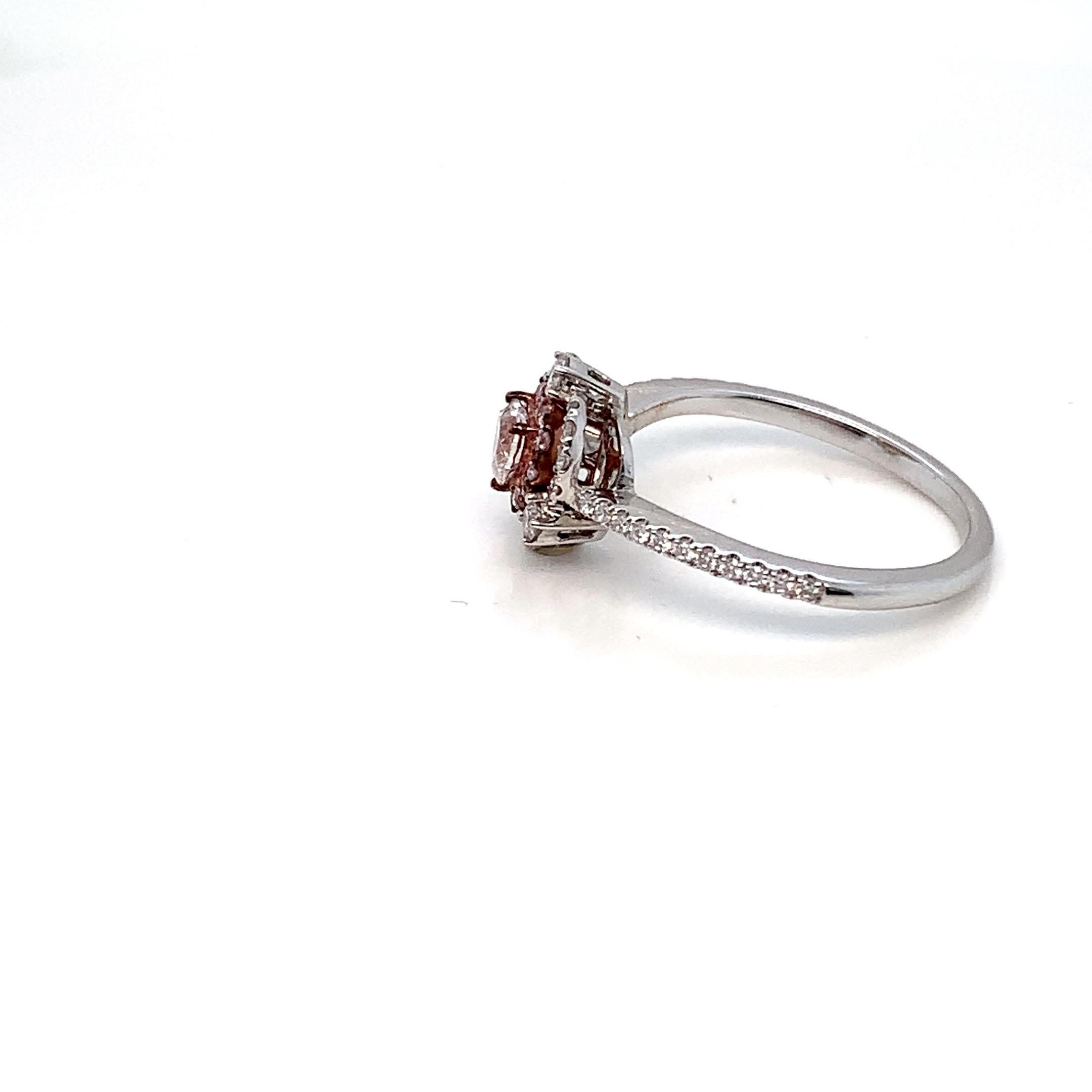 GIA Certified 0.28 Carat Faint Pink Diamond Cocktail Ring In New Condition For Sale In Bangkok, TH