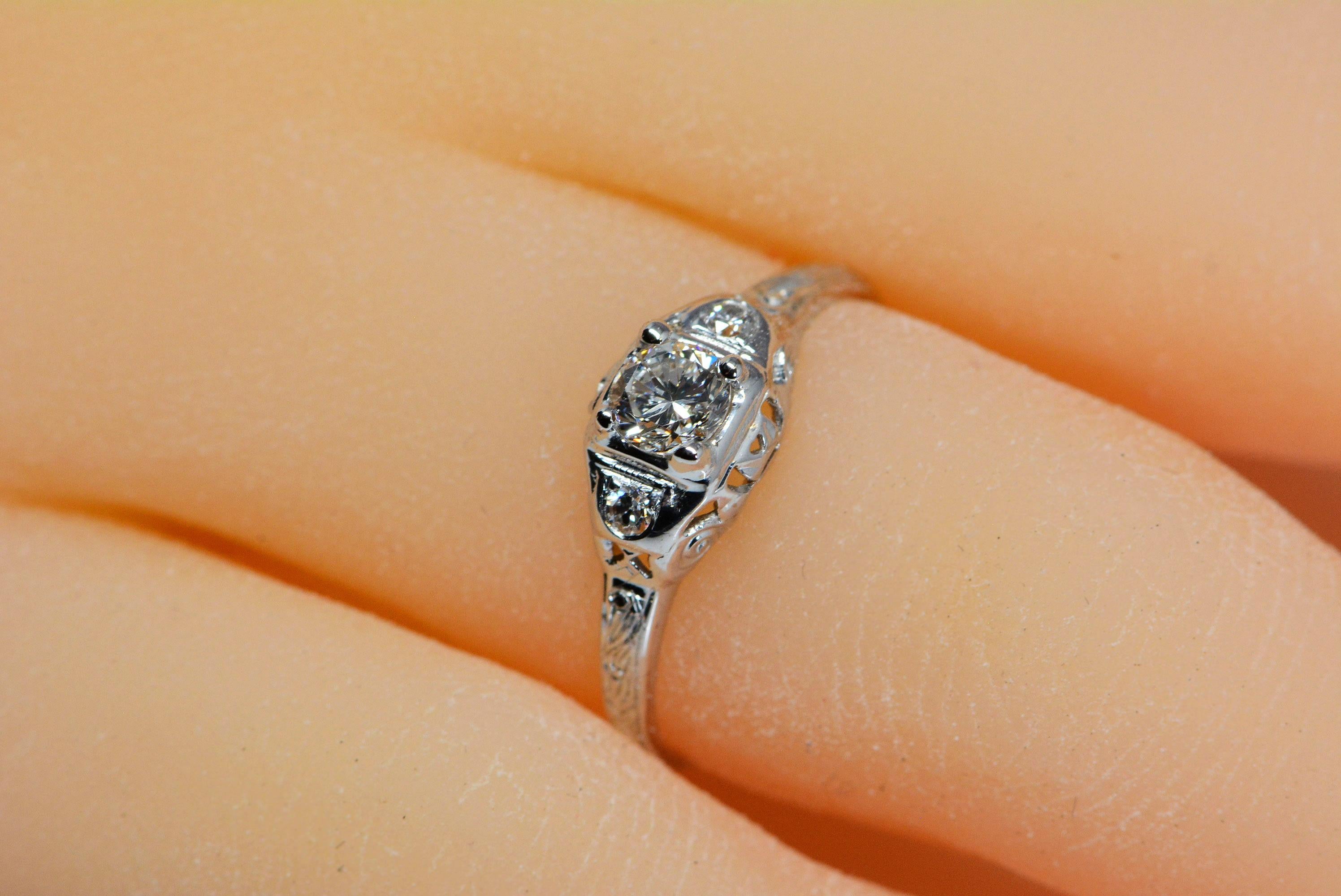 18 karat diamond ring