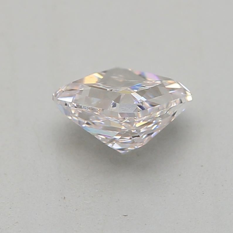 GIA Certified 0.30 Carat Faint Pink SI2 Clarity Diamond In New Condition For Sale In บางรัก, TH
