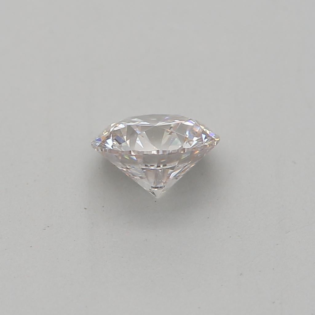 GIA Certified 0.30 Carat Faint Pink VS1 Clarity Diamond In New Condition For Sale In บางรัก, TH