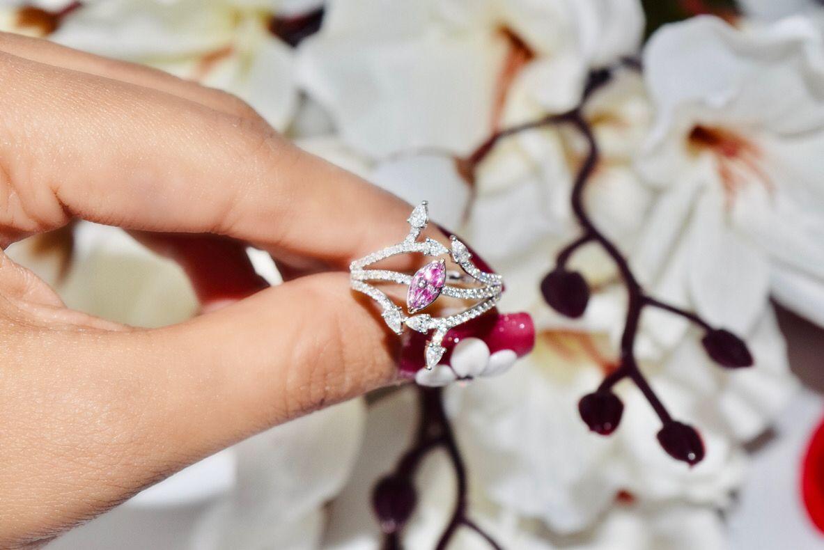 GIA zertifiziert 0,31 Karat Faint Pink Diamond Ring VS2 Klarheit (Marquiseschliff) im Angebot