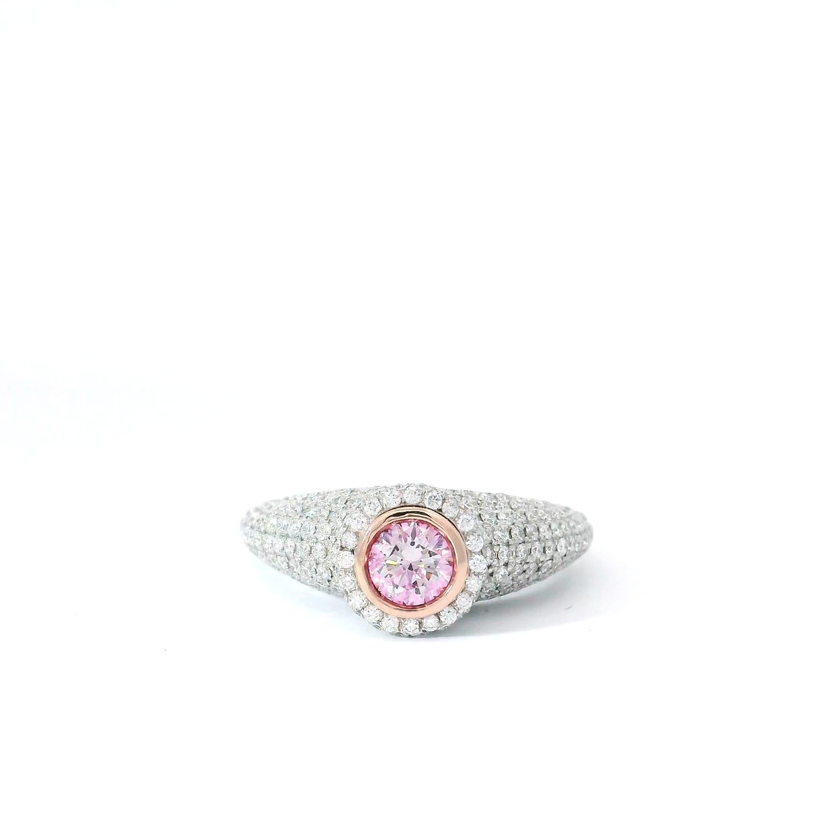GIA Certified 0.31 Carat Faint Pink SI1 Clarity Diamond Ring In New Condition For Sale In บางรัก, TH