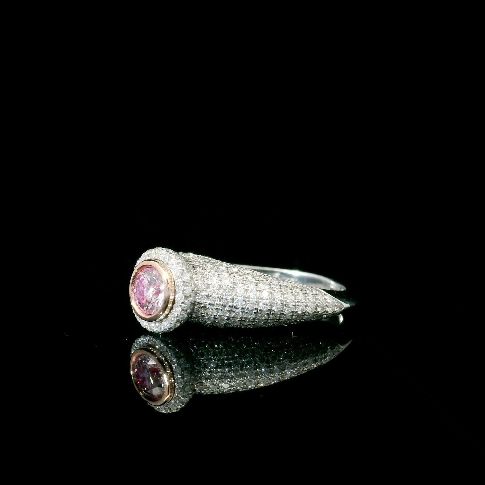 GIA Certified 0.31 Carat Faint Pink SI1 Clarity Diamond Ring For Sale 2