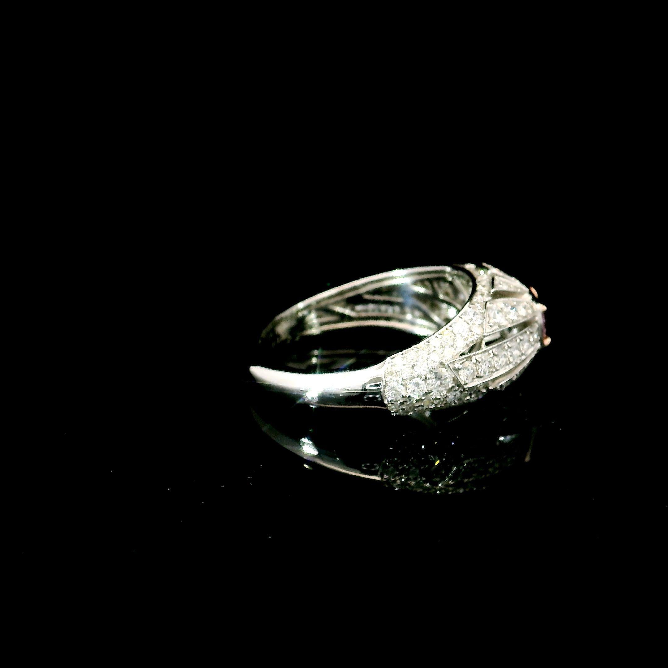 Anello con diamante certificato GIA da 0,32 carati di colore rosa tenue con purezza VVS2 in vendita 2