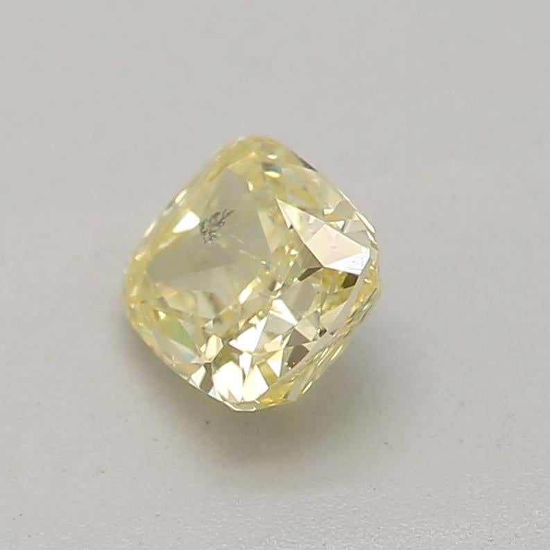 Taille coussin Diamant jaune intense de 0,32 carat de pureté I1 certifié par le GIA en vente