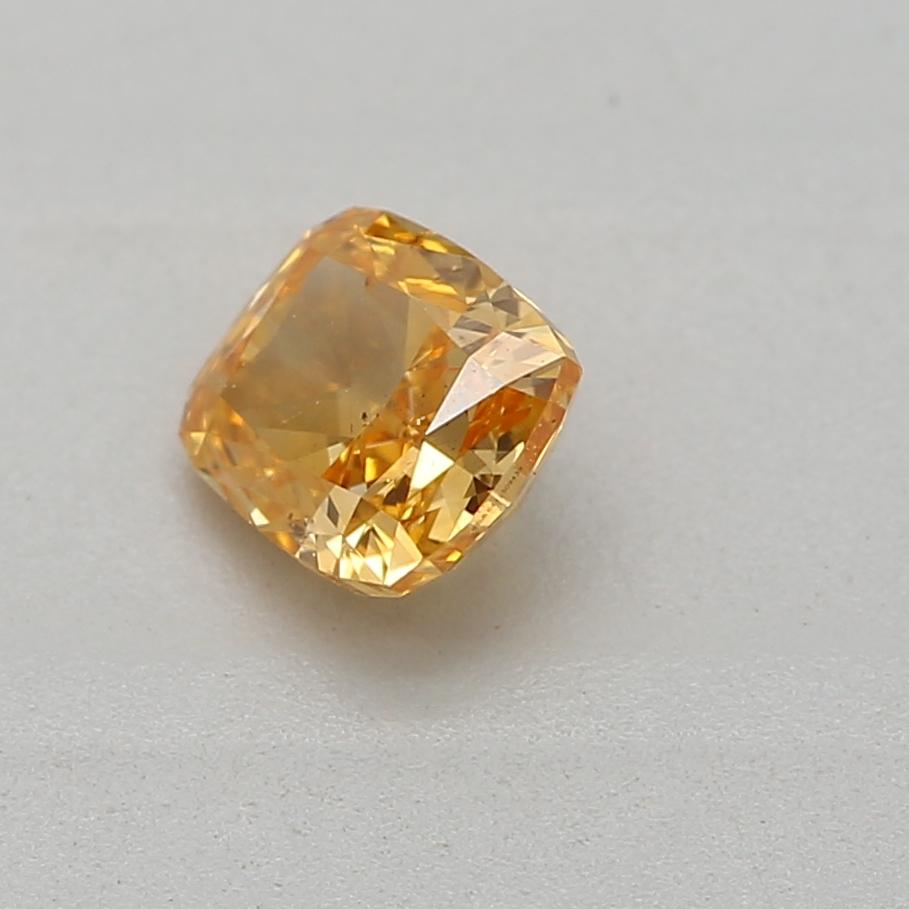 Taille coussin Diamant fantaisie jaune vif orange de 0,32 carat de pureté SI2 certifié par le GIA en vente