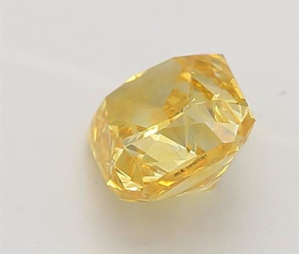 Taglio radiant Diamante certificato GIA da 0,32 carati, di colore giallo intenso e chiarezza SI2 in vendita
