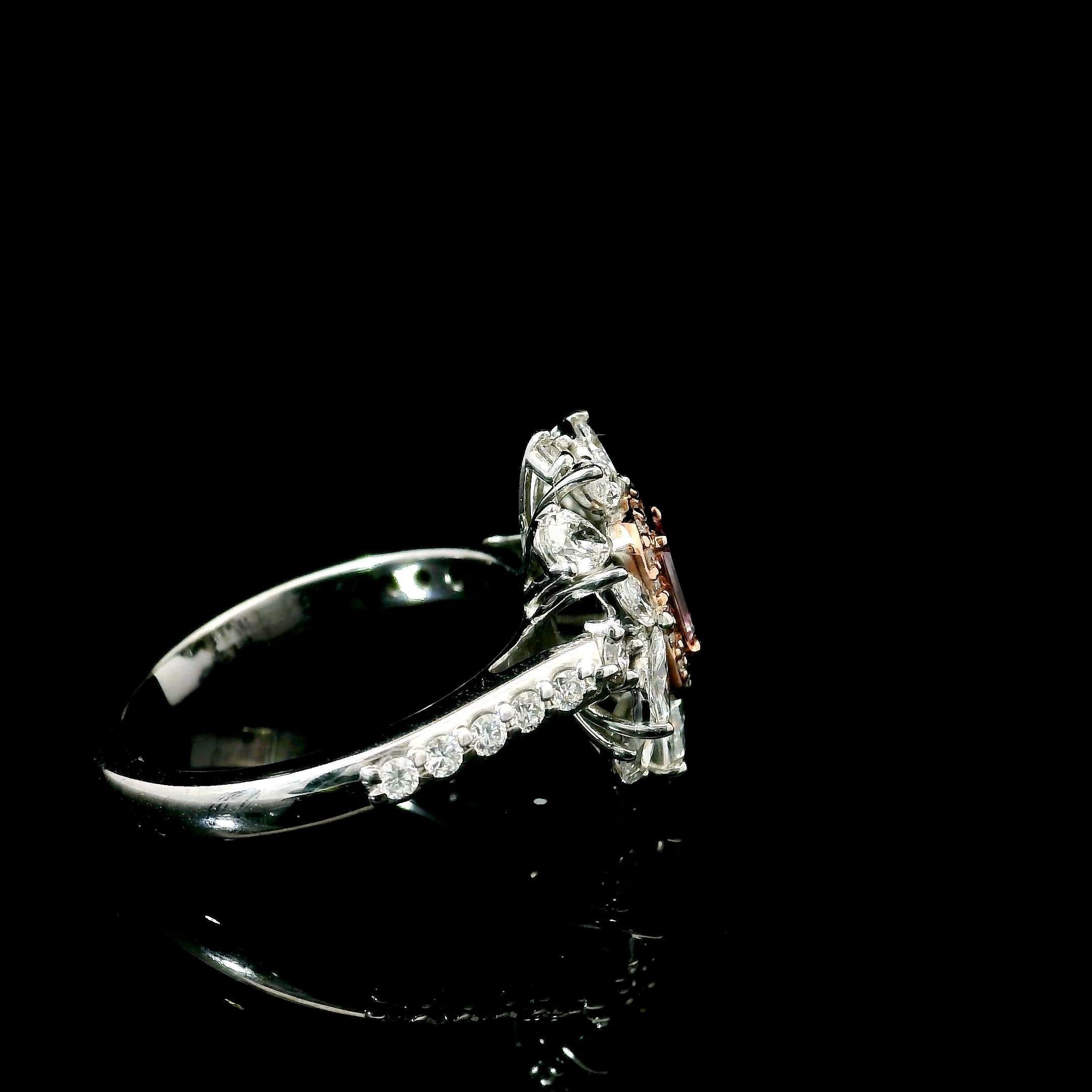 Anello con diamante certificato GIA da 0,33 carati di colore rosa tenue con purezza I1 in vendita 2