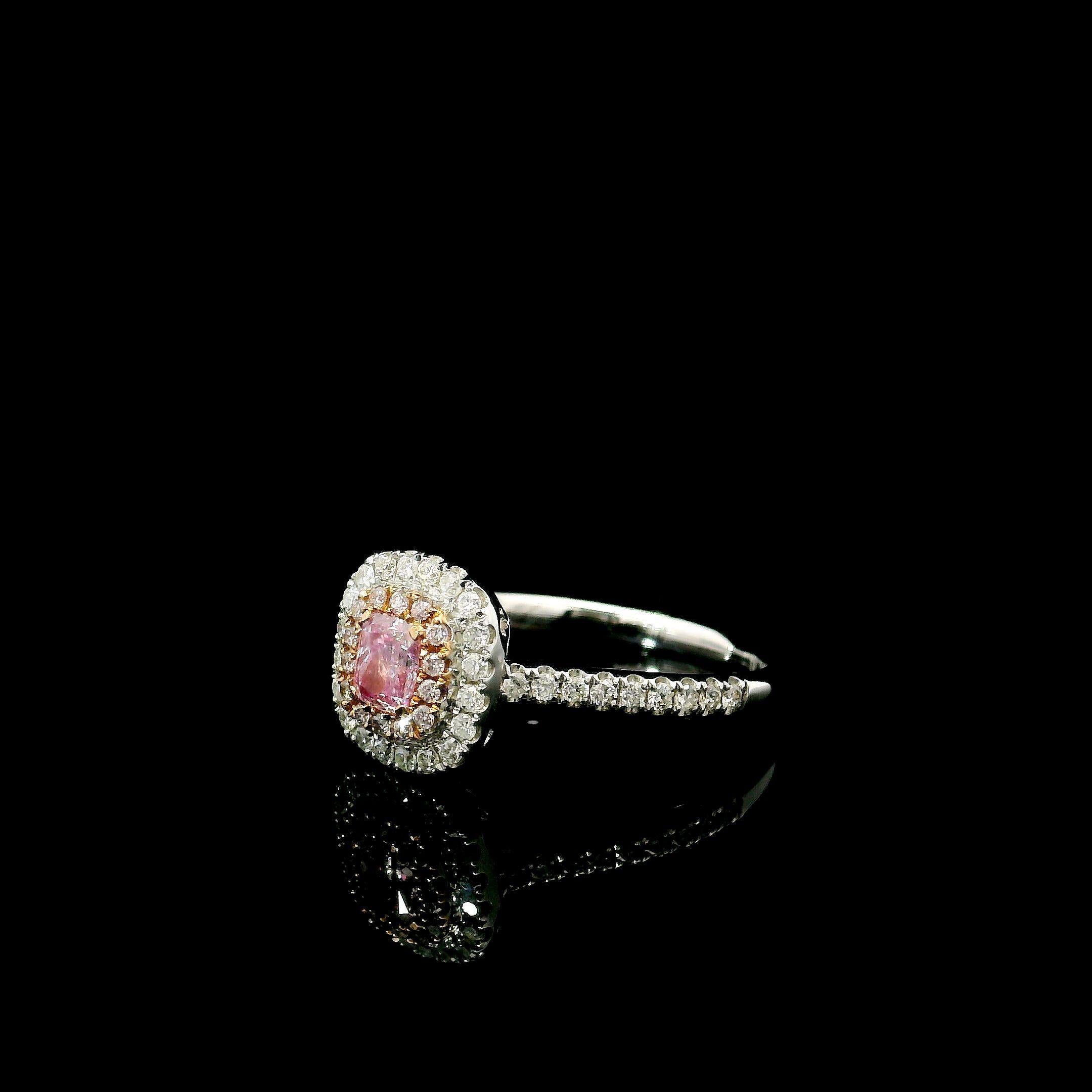 Anello con diamante certificato GIA da 0,33 carati di colore rosa tenue con purezza SI2 In condizioni Nuovo in vendita a บางรัก, TH