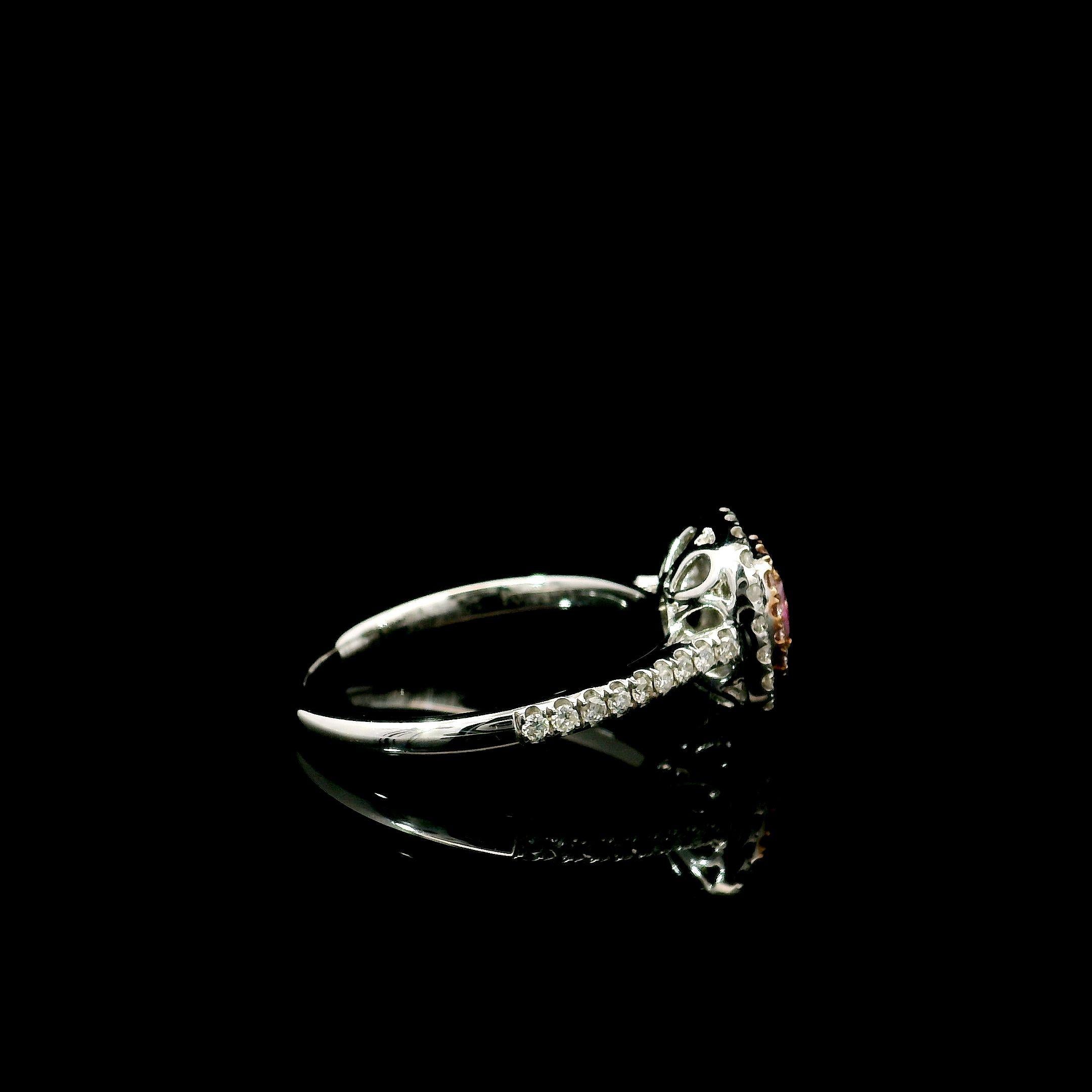 Anello con diamante certificato GIA da 0,33 carati di colore rosa tenue con purezza SI2 in vendita 2