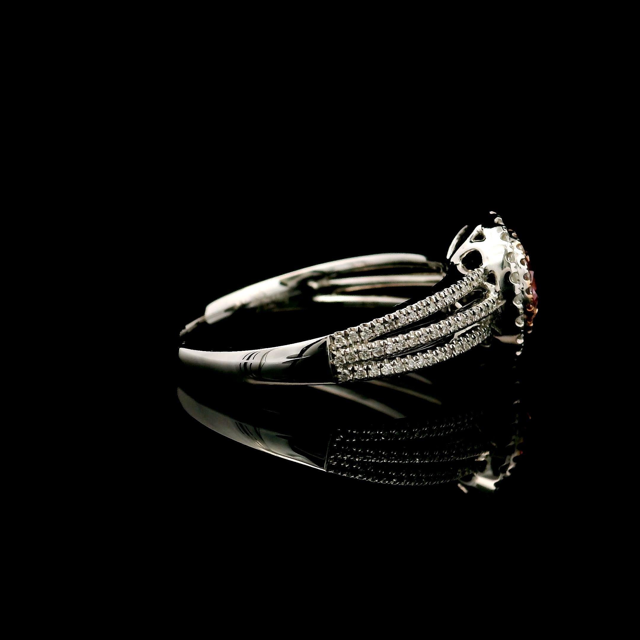 Anello con diamante certificato GIA da 0,33 carati di colore rosa tenue con purezza VS2 in vendita 2