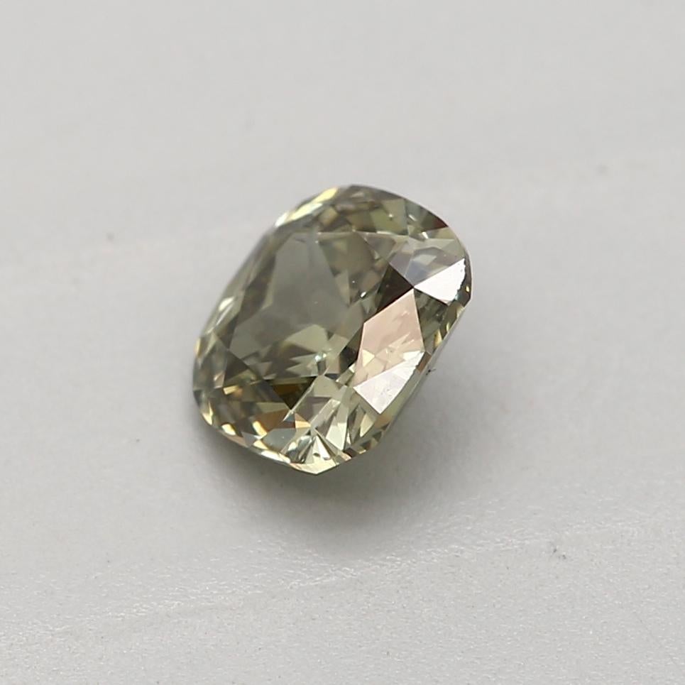 Taille coussin Diamant fantaisie gris foncé jauneâtre vert de pureté SI2 certifié GIA de 0,33 carat en vente