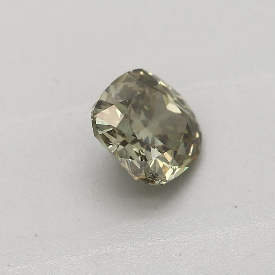 Diamant fantaisie gris foncé jauneâtre vert de pureté SI2 certifié GIA de 0,33 carat Unisexe en vente