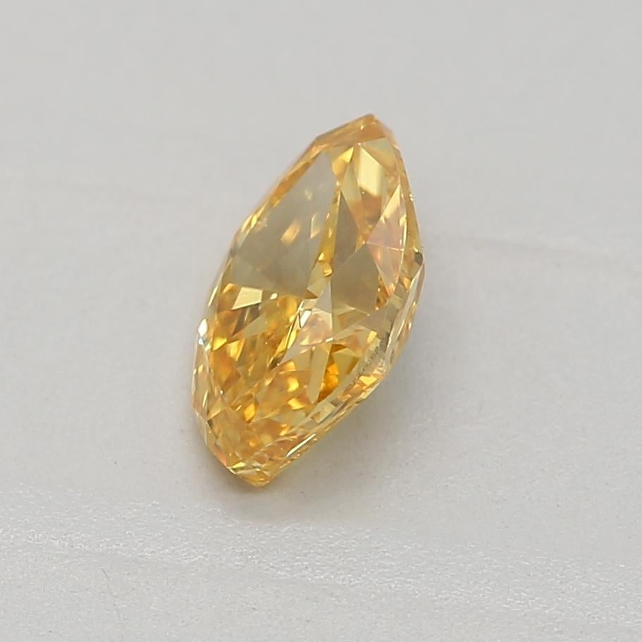 Taille Marquise Diamant jaune orangé intense de 0,36 carat de pureté VS2 certifié par le GIA en vente