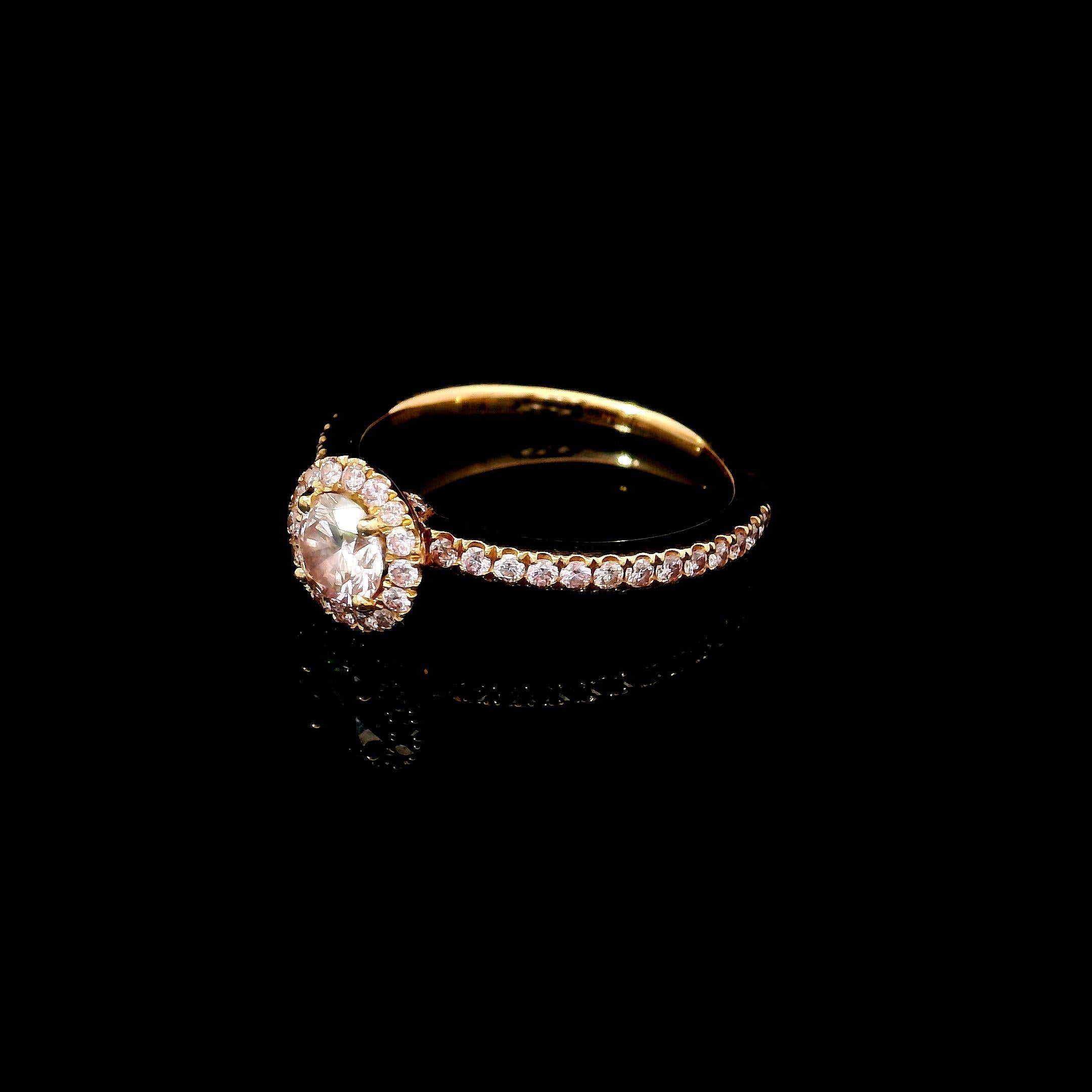 GIA Certified 0.36 Carat Fancy Light Pink VS1 Clarity Diamond Ring In New Condition For Sale In บางรัก, TH