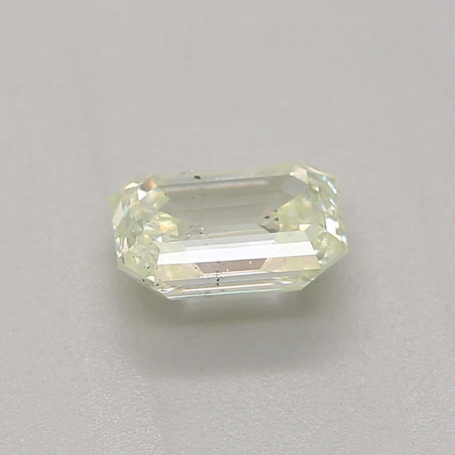 Taille émeraude Diamant certifié GIA de 0,36 carat jaune vert clair SI1 Clarity en vente
